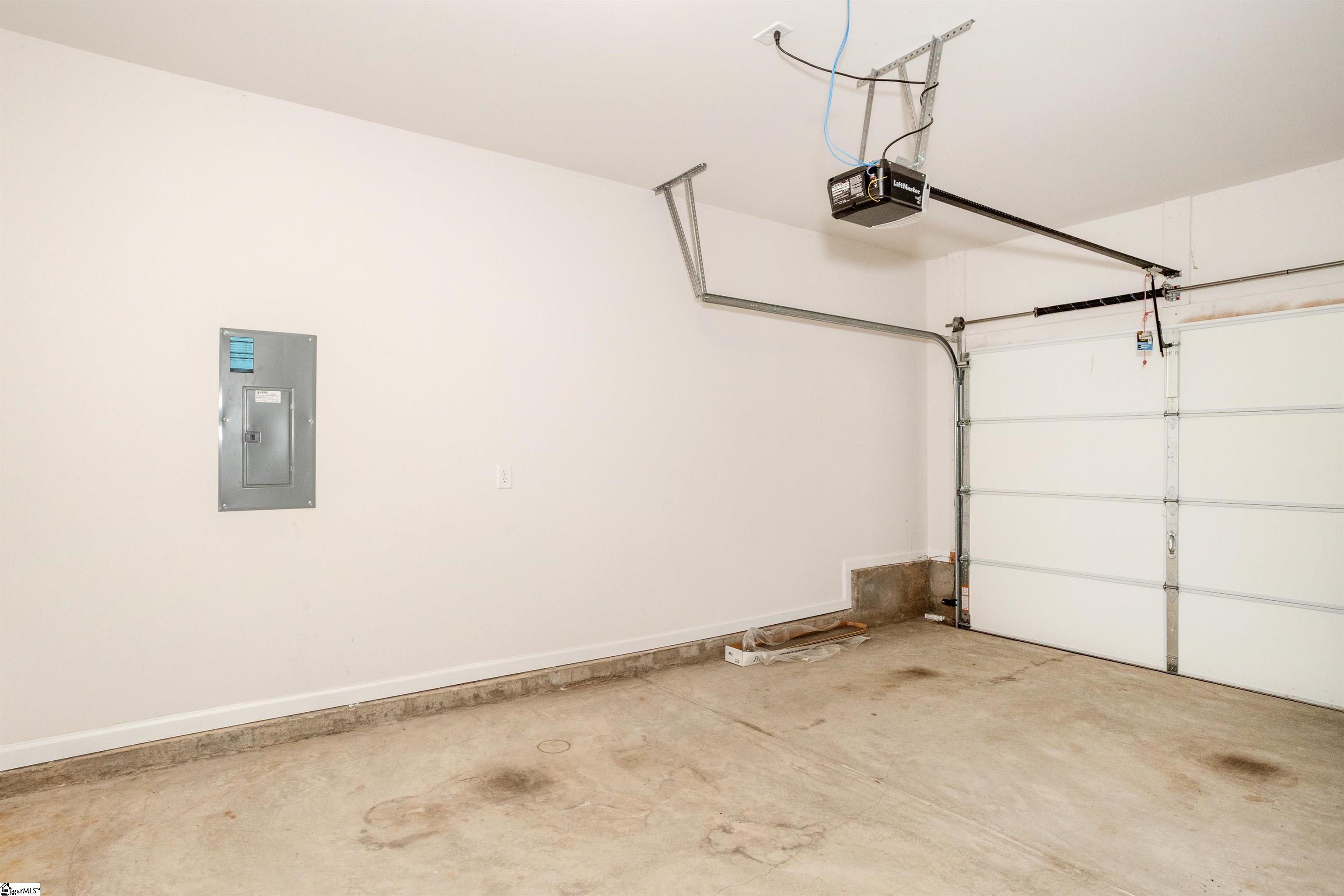 Simpsonville, South Carolina 29680, United States, 3 Bedrooms Bedrooms, ,3 BathroomsBathrooms,Residential,Contingent,102926