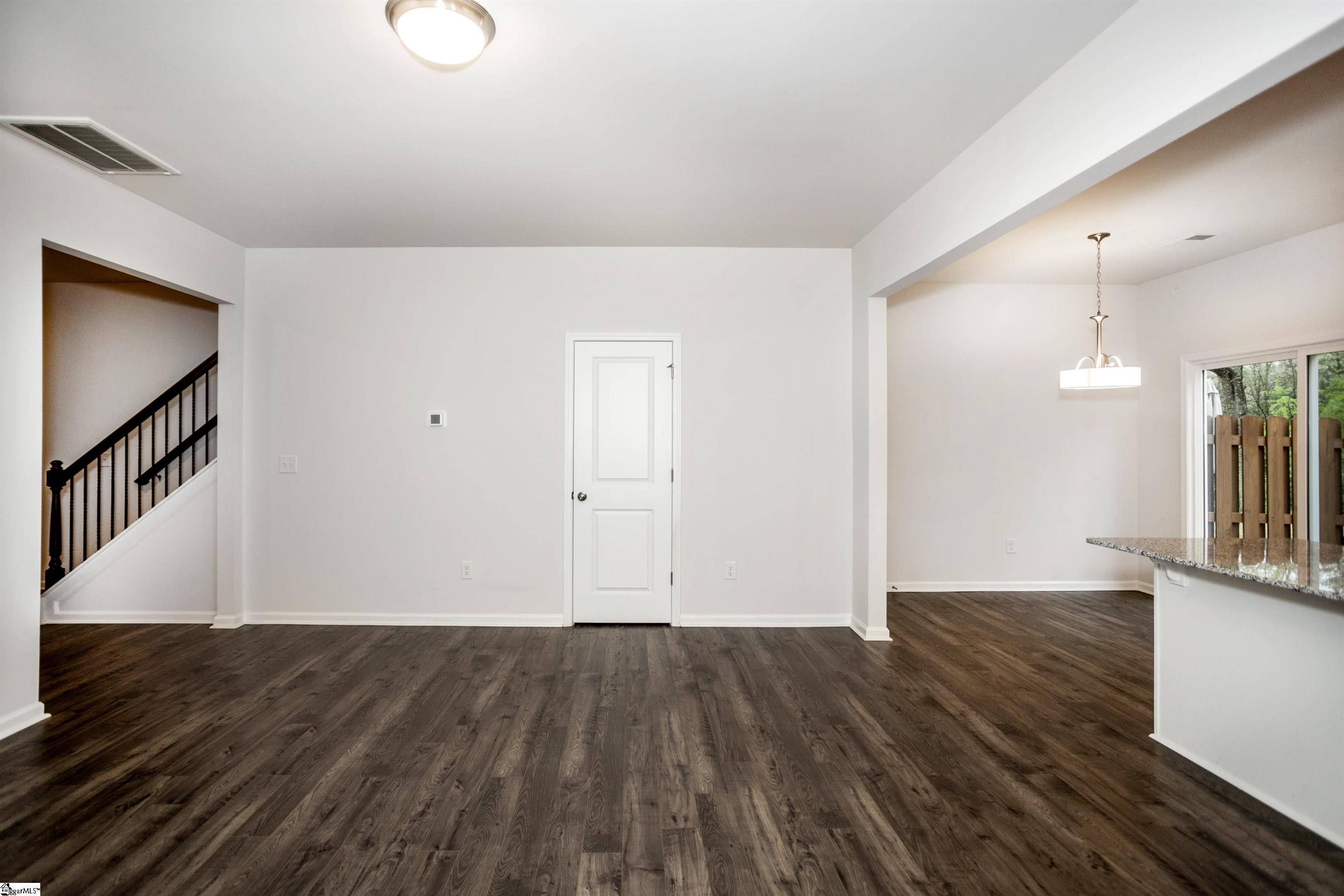 Simpsonville, South Carolina 29680, United States, 3 Bedrooms Bedrooms, ,3 BathroomsBathrooms,Residential,Contingent,102926