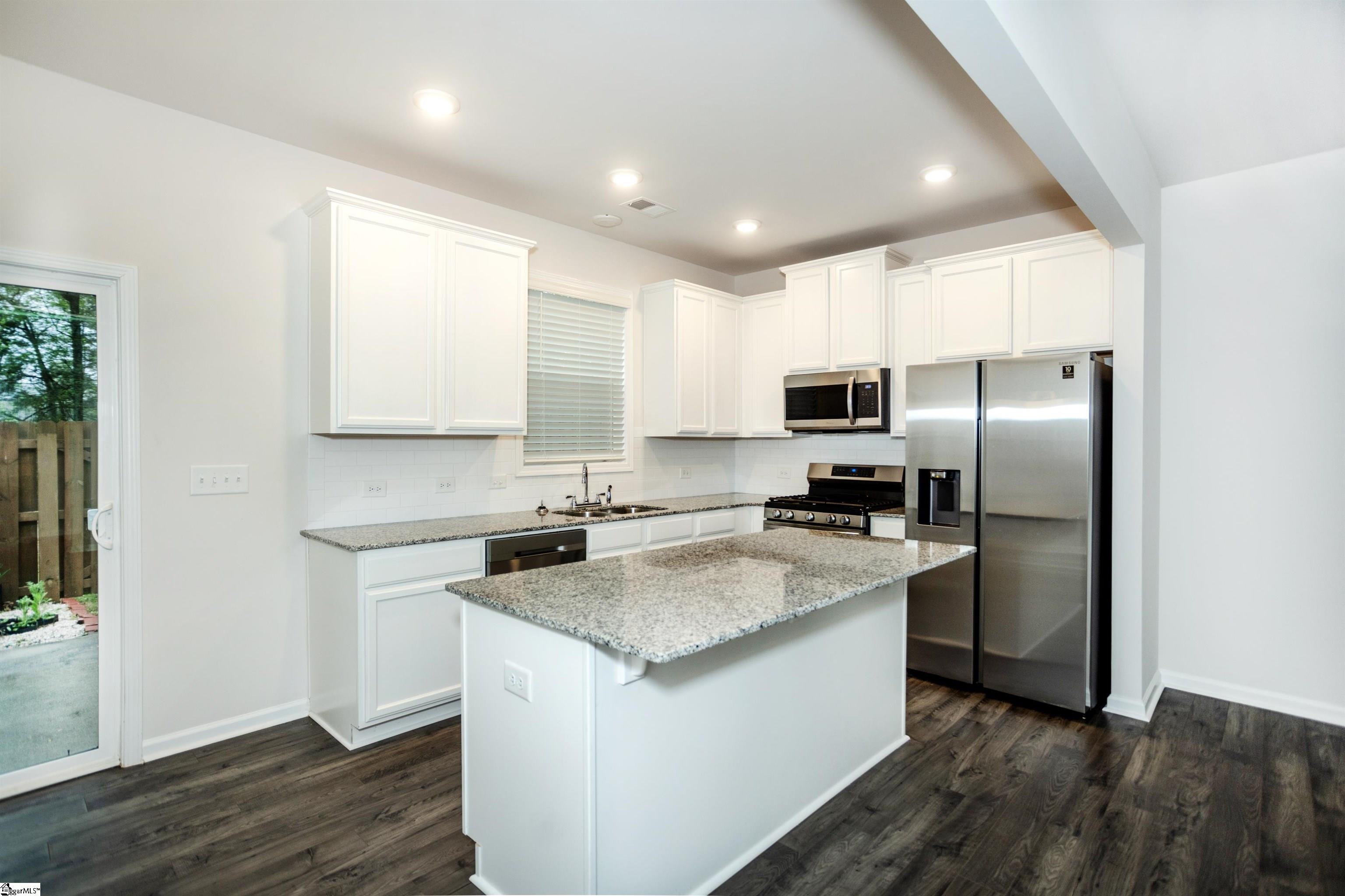 Simpsonville, South Carolina 29680, United States, 3 Bedrooms Bedrooms, ,3 BathroomsBathrooms,Residential,Contingent,102926