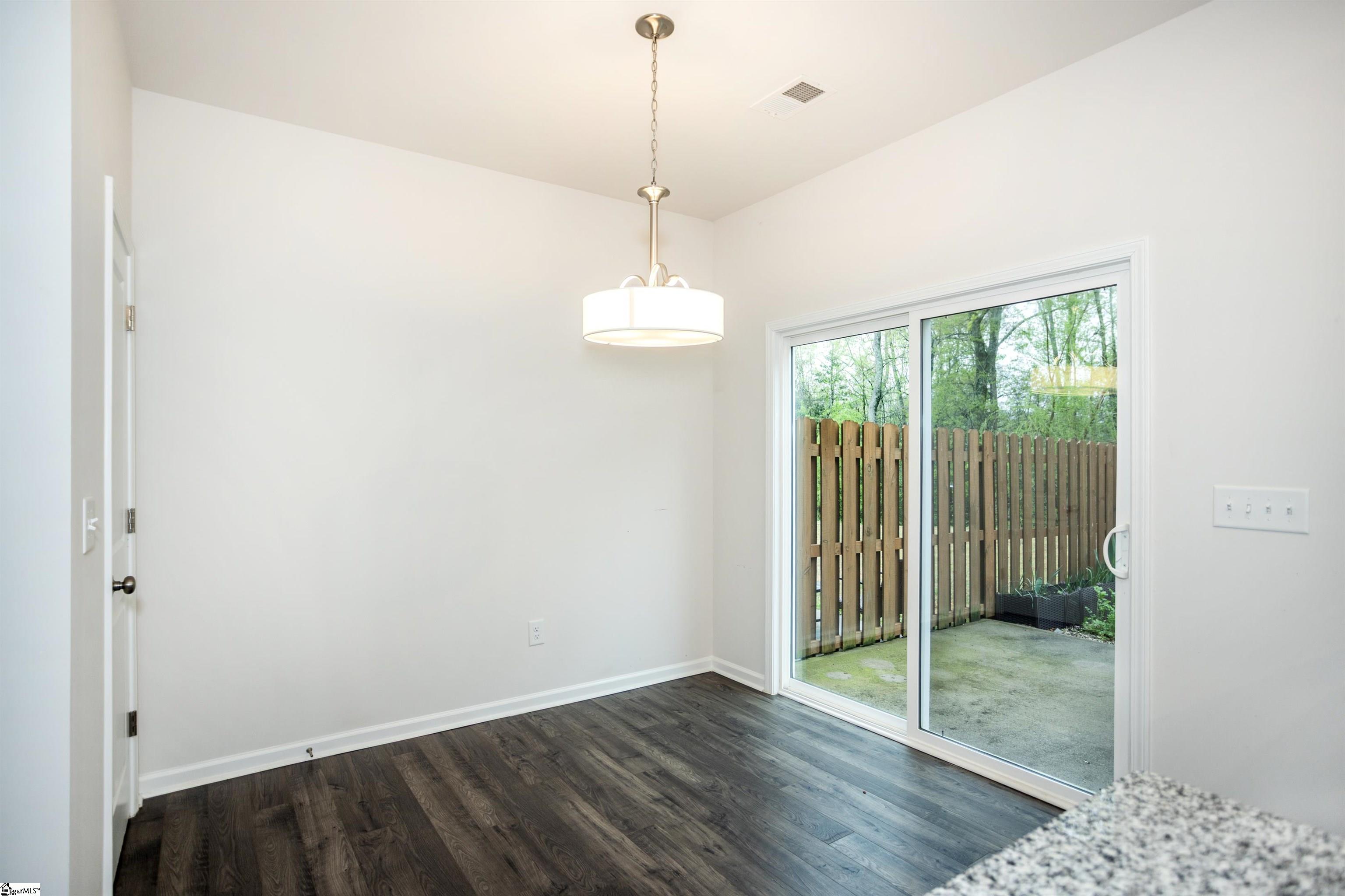 Simpsonville, South Carolina 29680, United States, 3 Bedrooms Bedrooms, ,3 BathroomsBathrooms,Residential,Contingent,102926