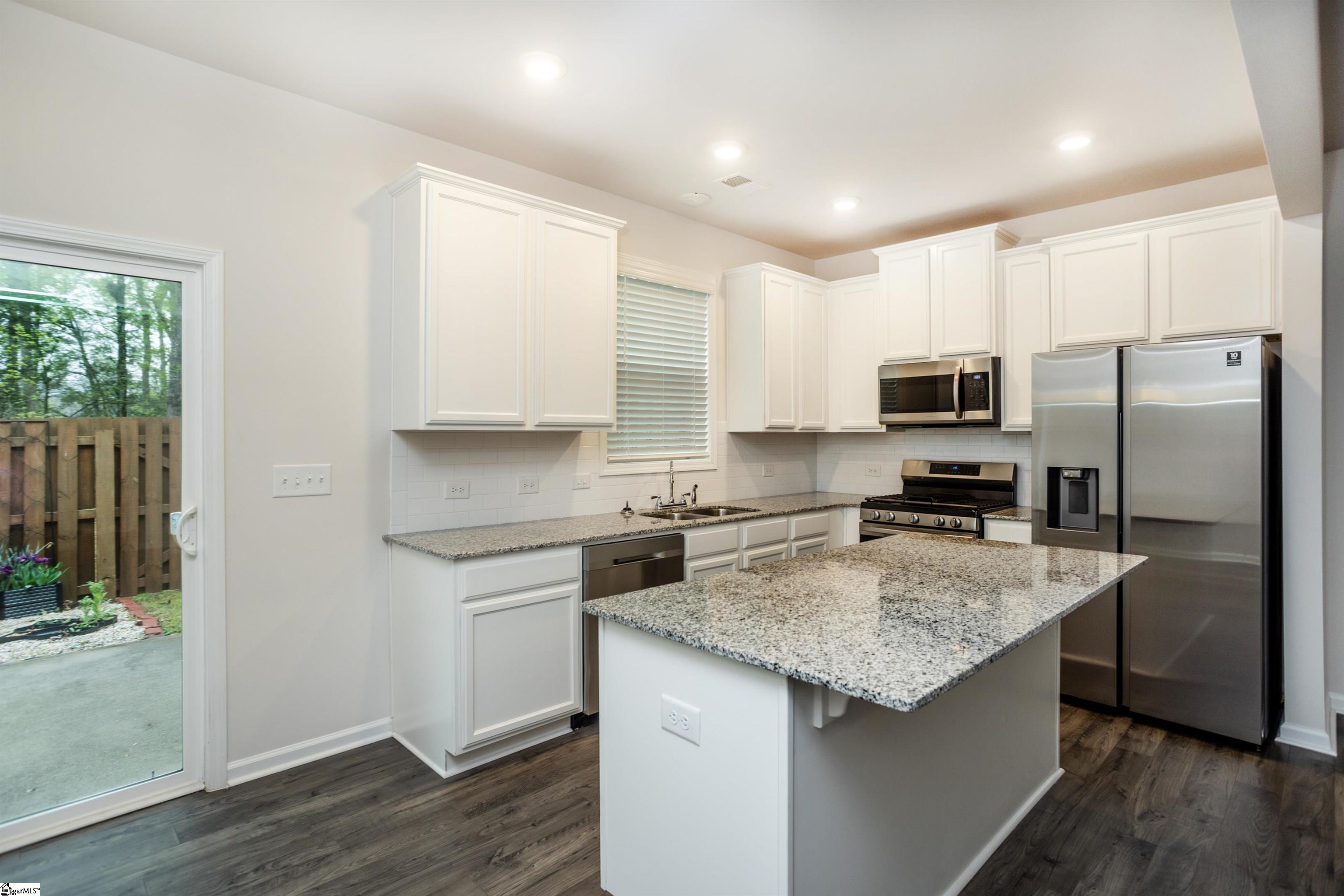 Simpsonville, South Carolina 29680, United States, 3 Bedrooms Bedrooms, ,3 BathroomsBathrooms,Residential,Contingent,102926