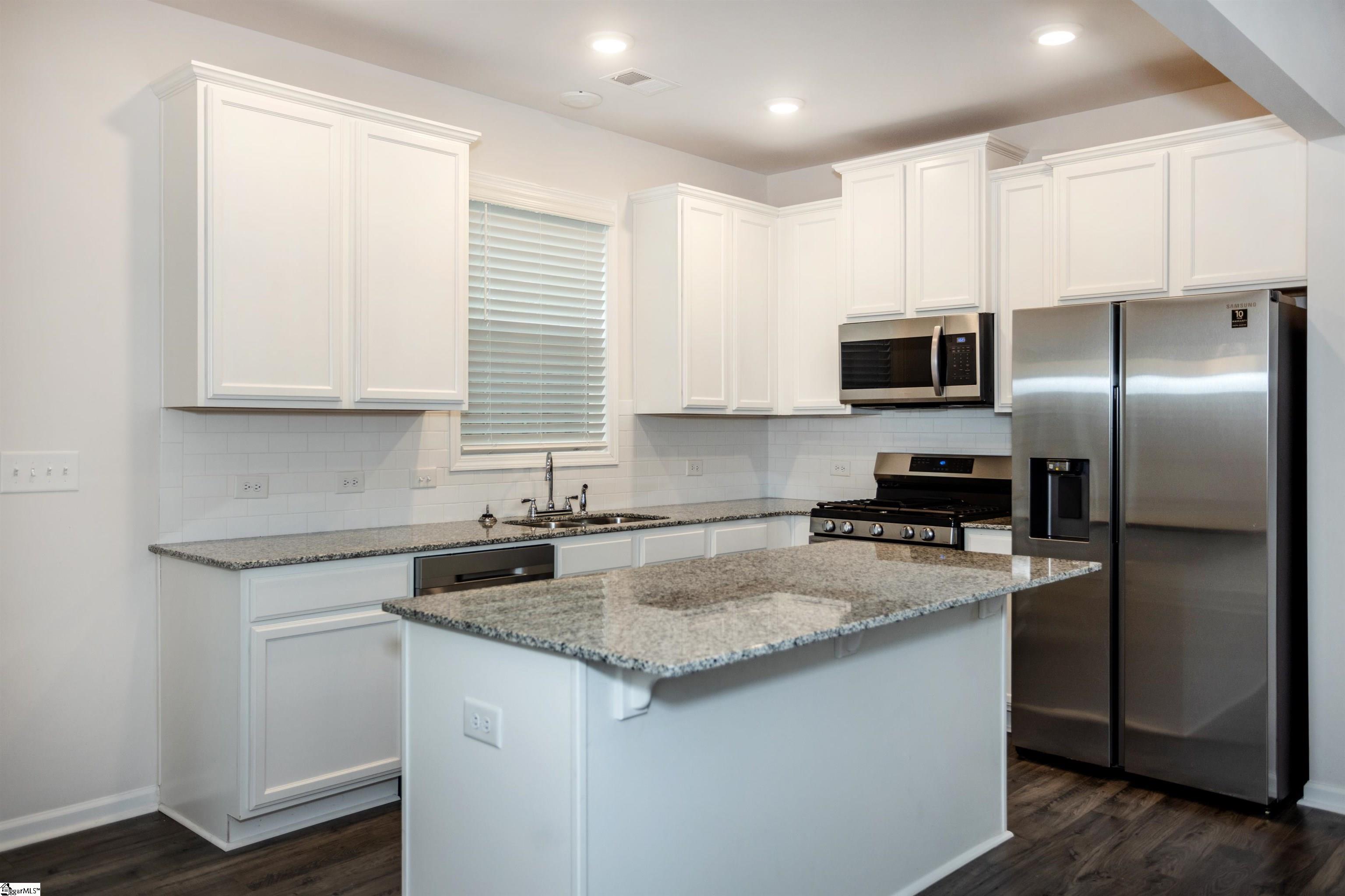 Simpsonville, South Carolina 29680, United States, 3 Bedrooms Bedrooms, ,3 BathroomsBathrooms,Residential,Contingent,102926