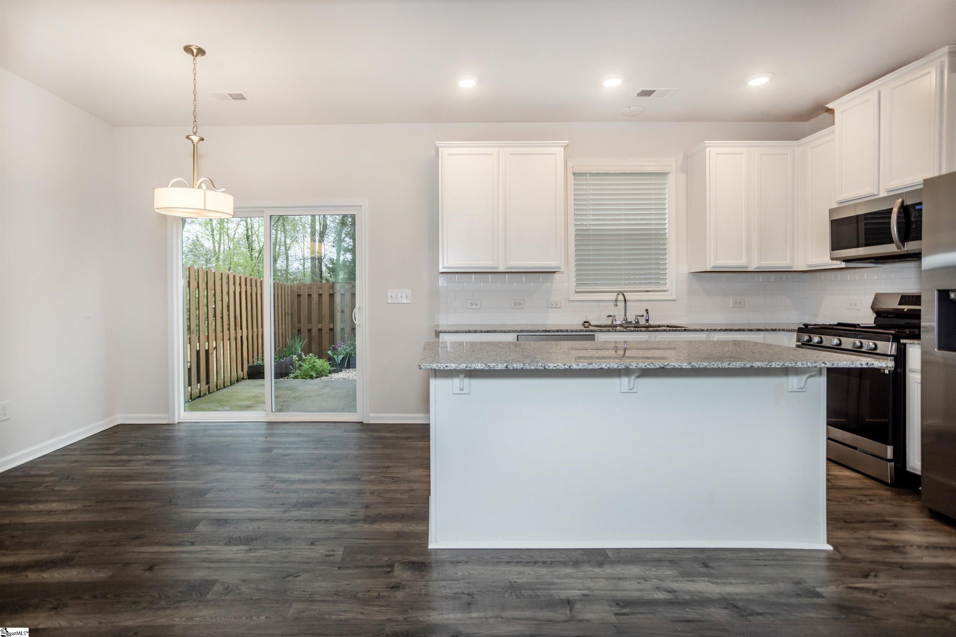 Simpsonville, South Carolina 29680, United States, 3 Bedrooms Bedrooms, ,3 BathroomsBathrooms,Residential,Contingent,102926