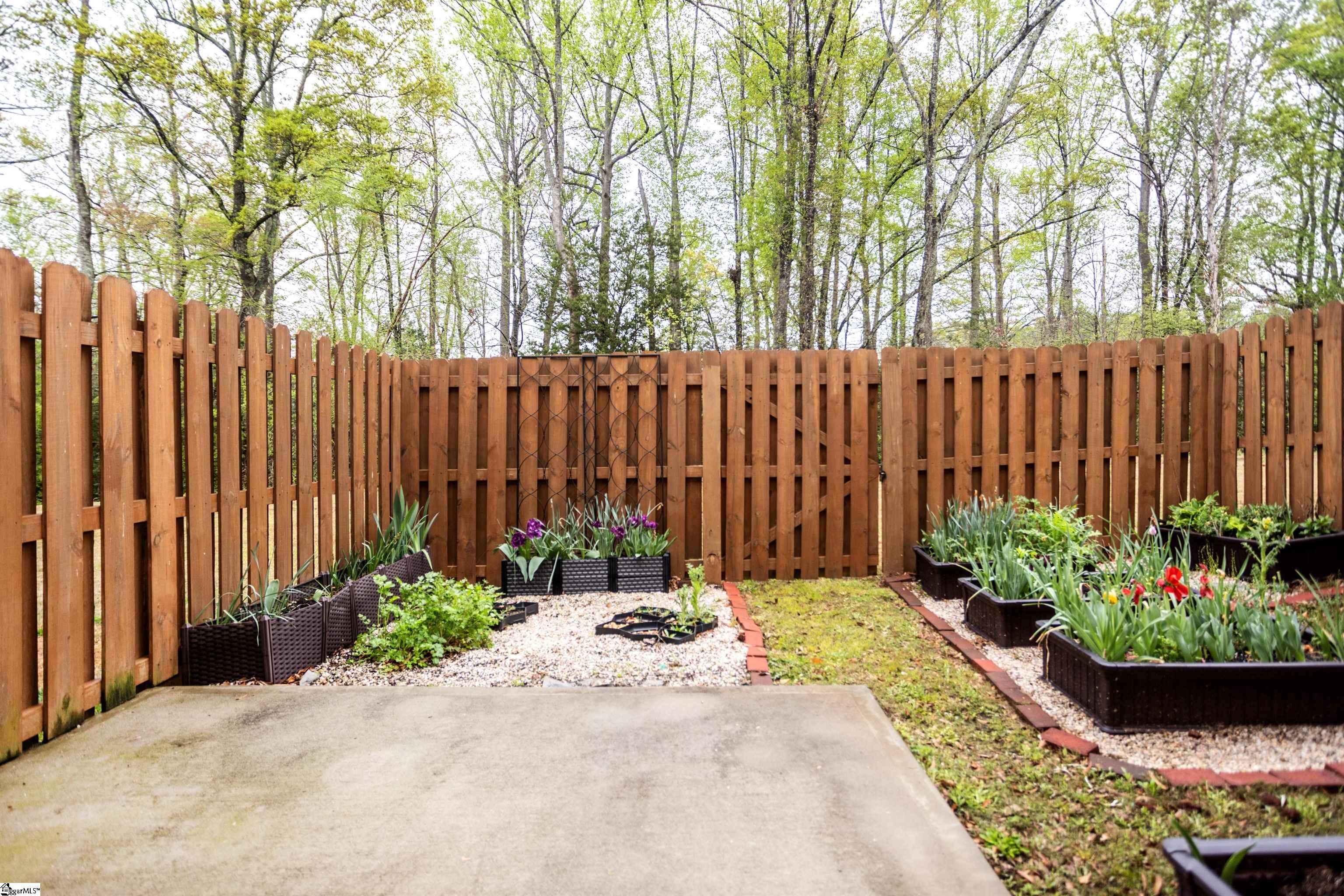 Simpsonville, South Carolina 29680, United States, 3 Bedrooms Bedrooms, ,3 BathroomsBathrooms,Residential,Contingent,102926