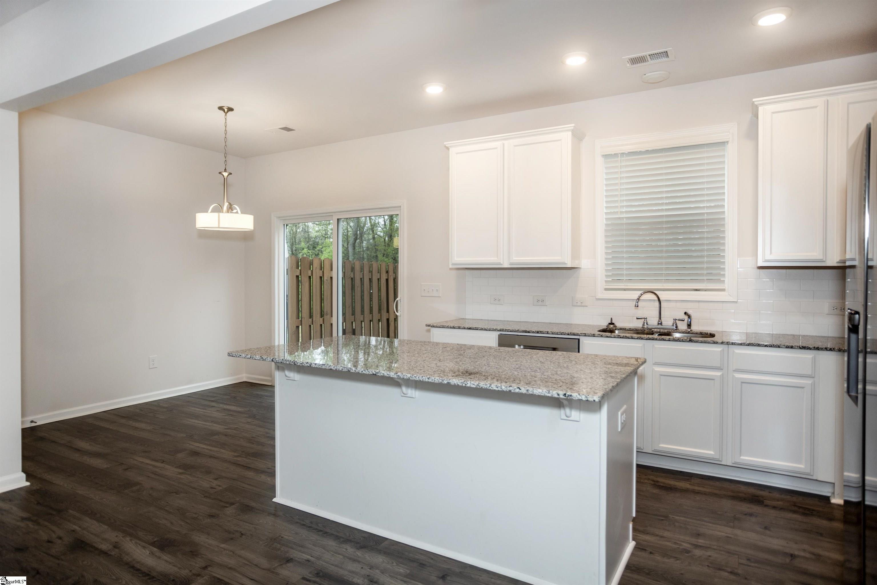 Simpsonville, South Carolina 29680, United States, 3 Bedrooms Bedrooms, ,3 BathroomsBathrooms,Residential,Contingent,102926