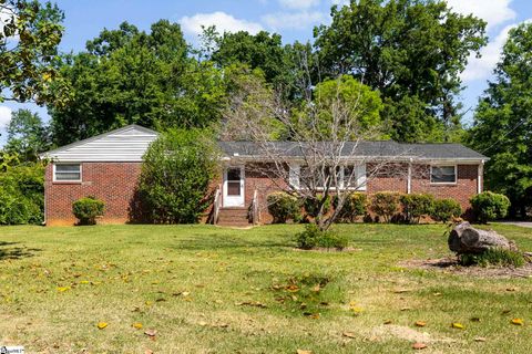 Photo of 206 Greenbriar Drive, Simpsonville, SC 29680 (MLS # 1591772)