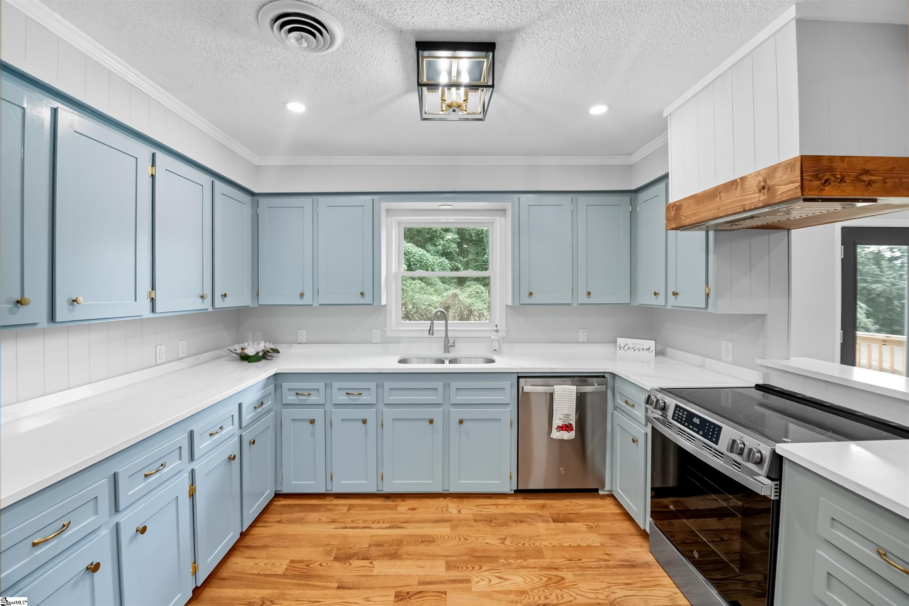 918 N Old Pendleton Road