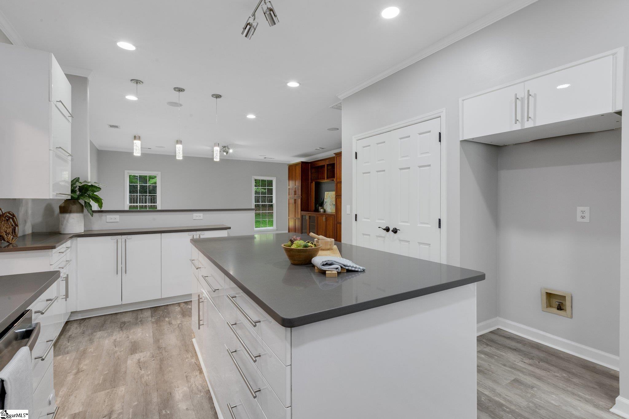 Greenville, South Carolina 29615, United States, 4 Bedrooms Bedrooms, ,4 BathroomsBathrooms,Residential,Contingent,121659