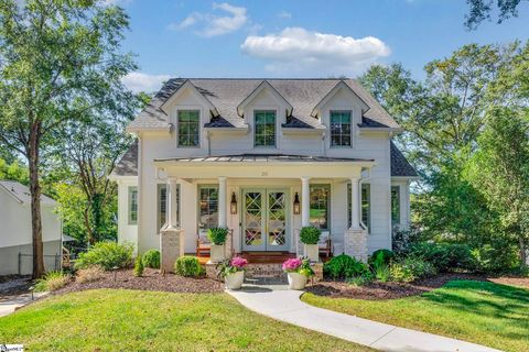 Photo of 28 Sunset Drive, Greenville, SC 29605 (MLS # 1573782)
