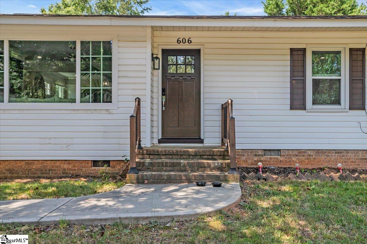 Simpsonville, South Carolina 29680, United States, 3 Bedrooms Bedrooms, ,2 BathroomsBathrooms,Residential,Active,192777