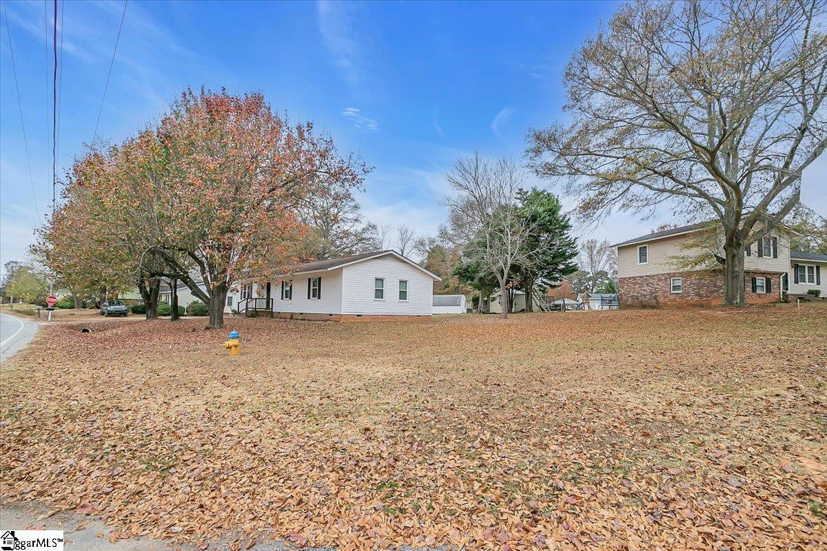 Simpsonville, South Carolina 29680, United States, 3 Bedrooms Bedrooms, ,2 BathroomsBathrooms,Residential,Active,192777