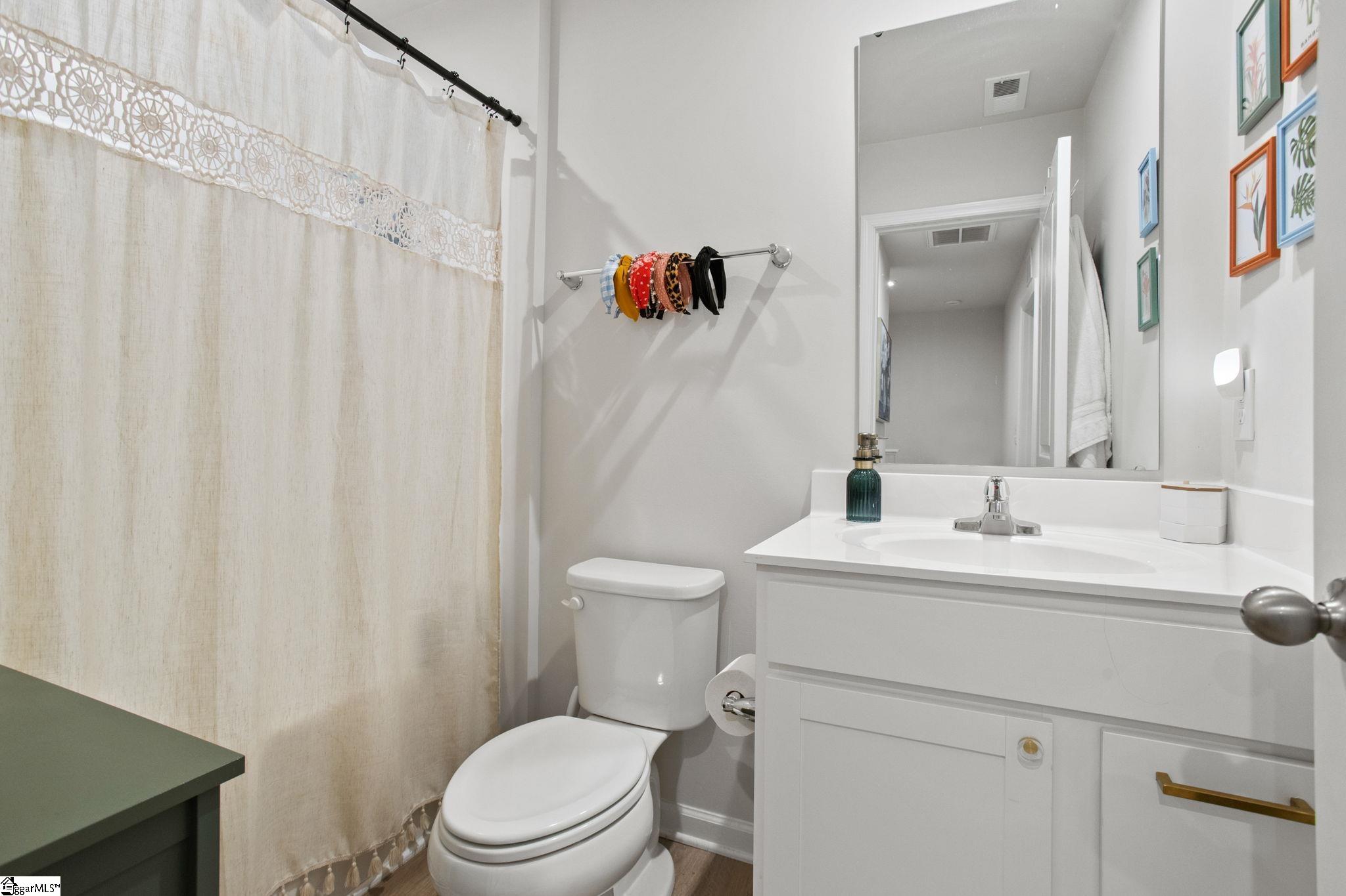 Greenville, South Carolina 29605, United States, 3 Bedrooms Bedrooms, ,3 BathroomsBathrooms,Residential,Active,104163