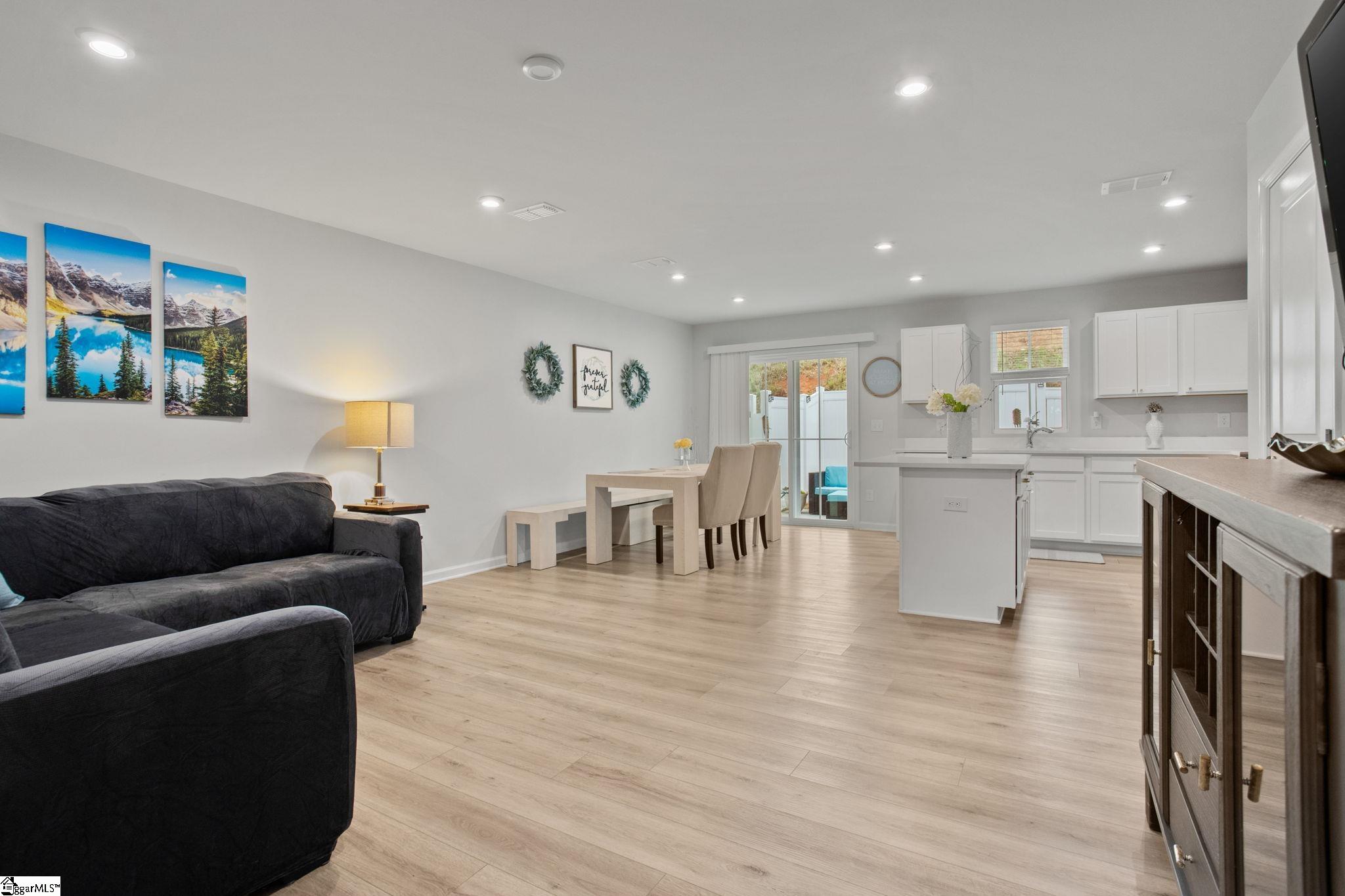 Greenville, South Carolina 29605, United States, 3 Bedrooms Bedrooms, ,3 BathroomsBathrooms,Residential,Active,104163