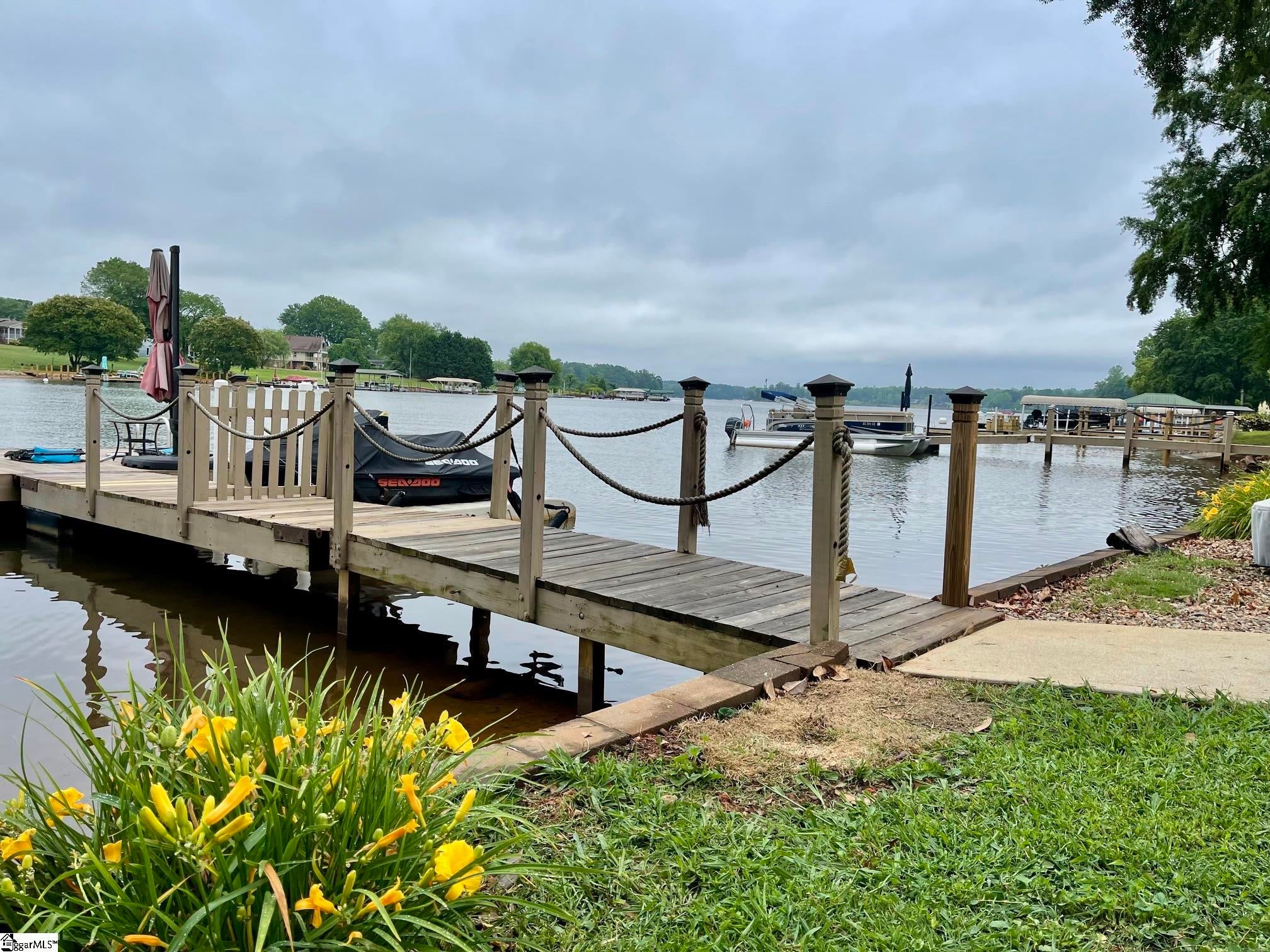 155 Lakeview Drive