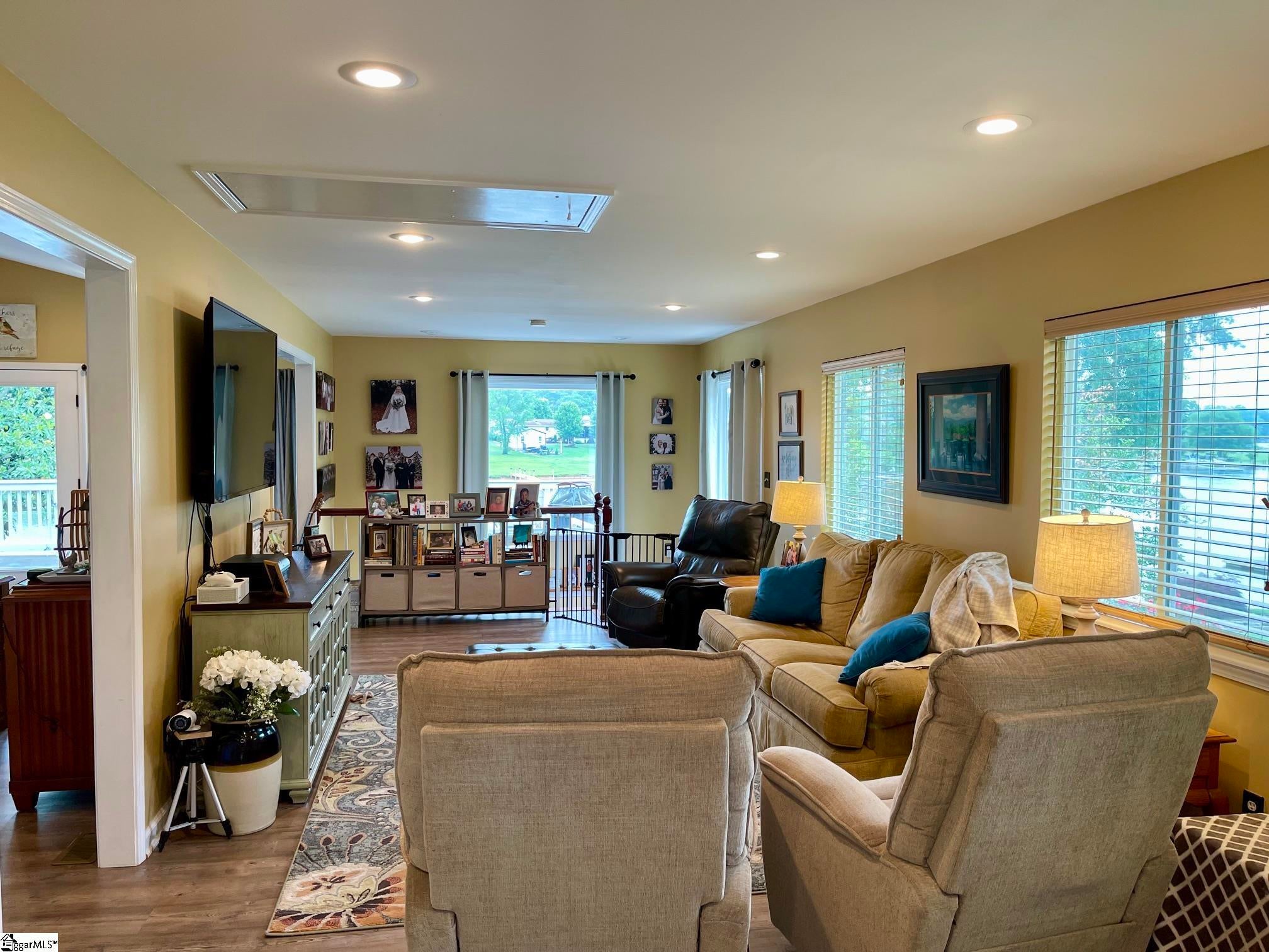 155 Lakeview Drive