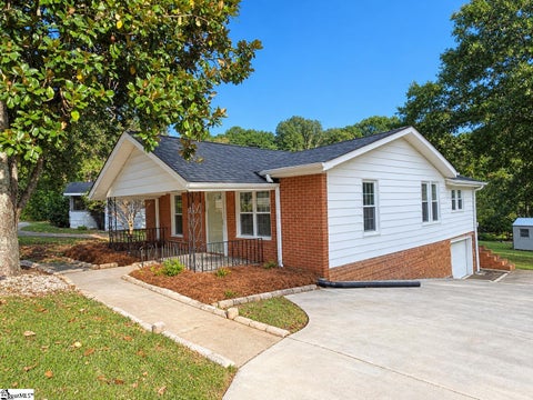 Photo of 2817 Anderson Road, Greenville, SC 29611 (MLS # 1606862)