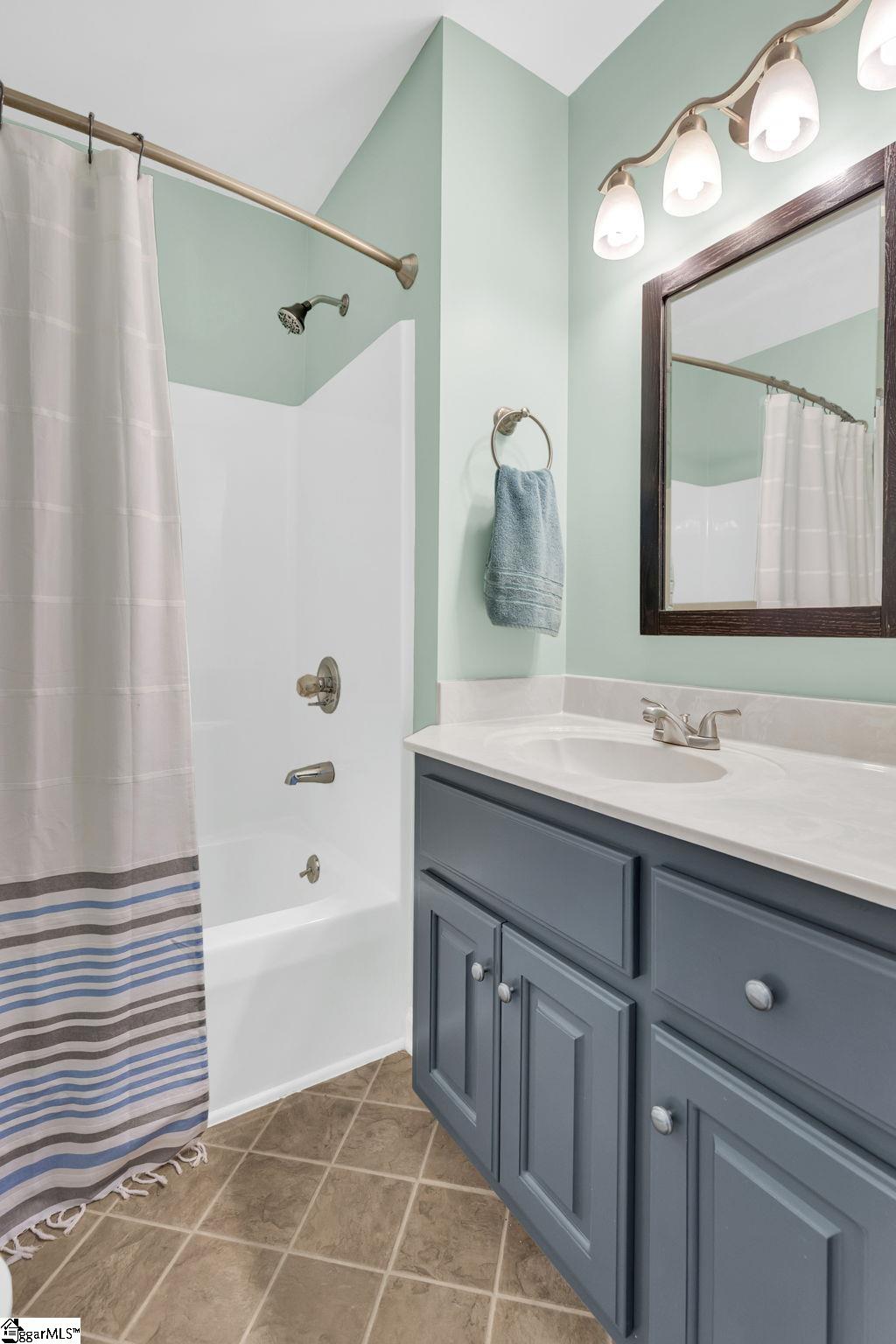 Piedmont, South Carolina 29673, United States, 4 Bedrooms Bedrooms, ,3 BathroomsBathrooms,Residential,Contingent,130464