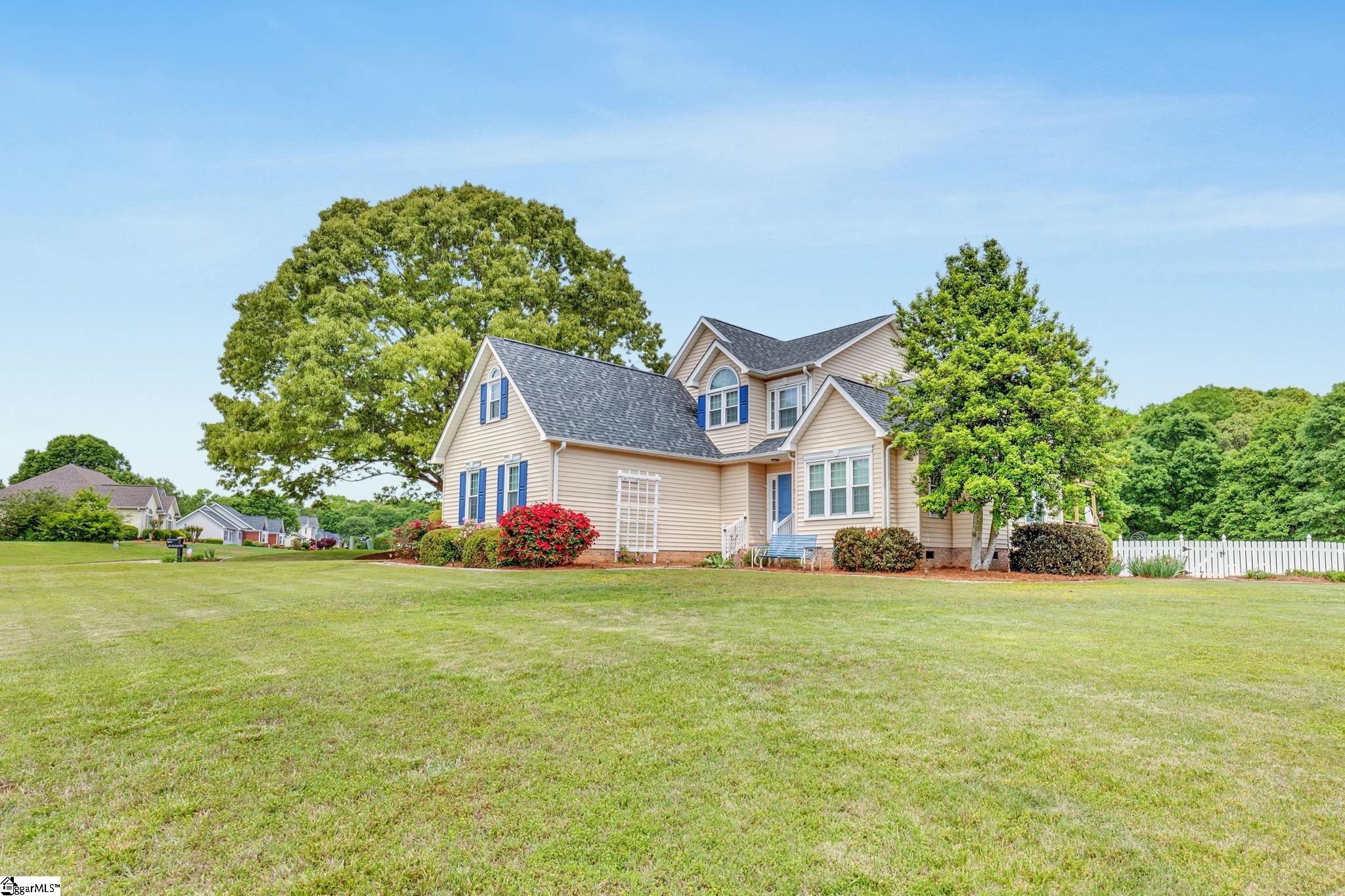 Piedmont, South Carolina 29673, United States, 4 Bedrooms Bedrooms, ,3 BathroomsBathrooms,Residential,Contingent,130464