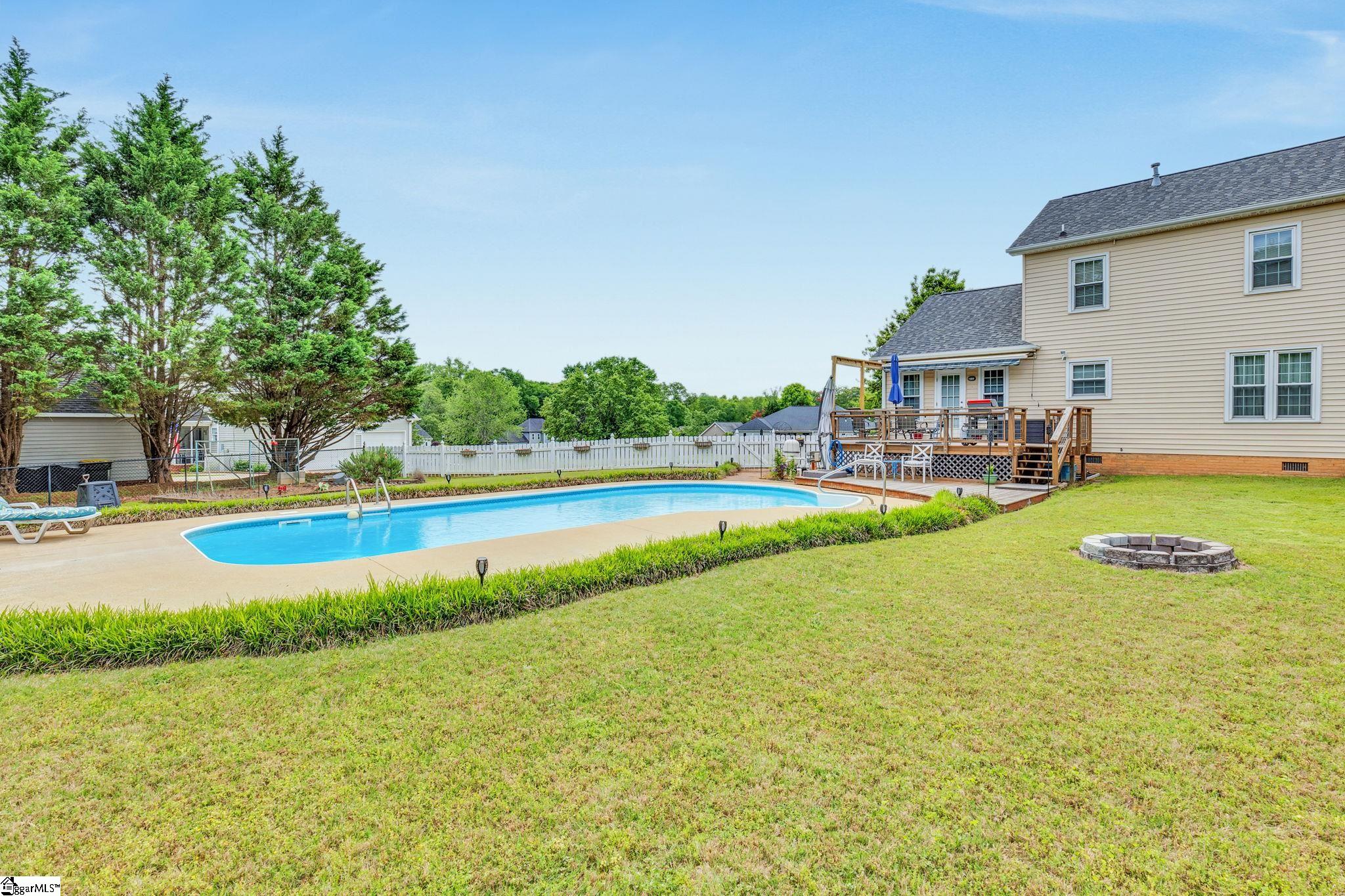 Piedmont, South Carolina 29673, United States, 4 Bedrooms Bedrooms, ,3 BathroomsBathrooms,Residential,Contingent,130464