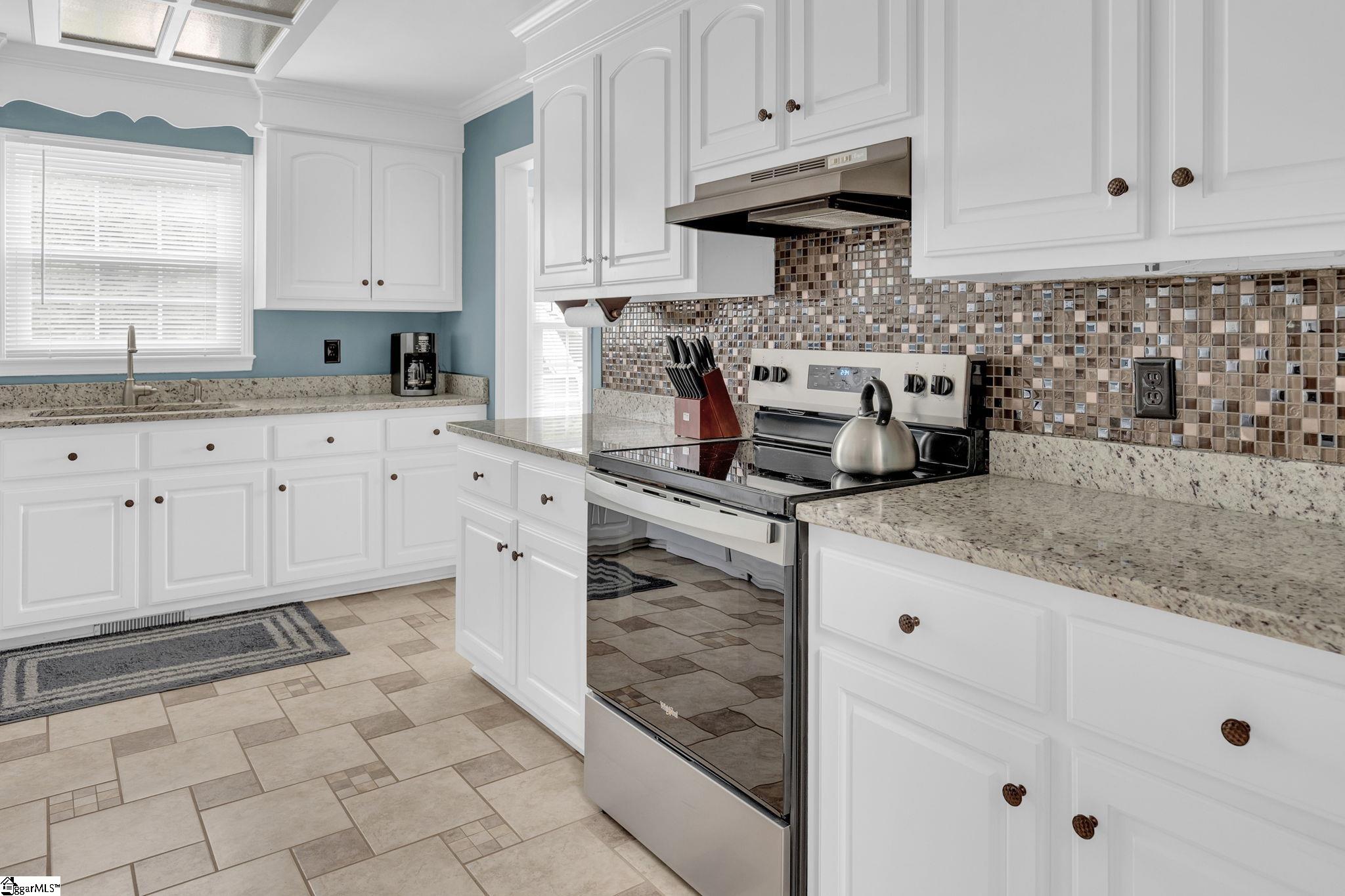 Piedmont, South Carolina 29673, United States, 4 Bedrooms Bedrooms, ,3 BathroomsBathrooms,Residential,Contingent,130464