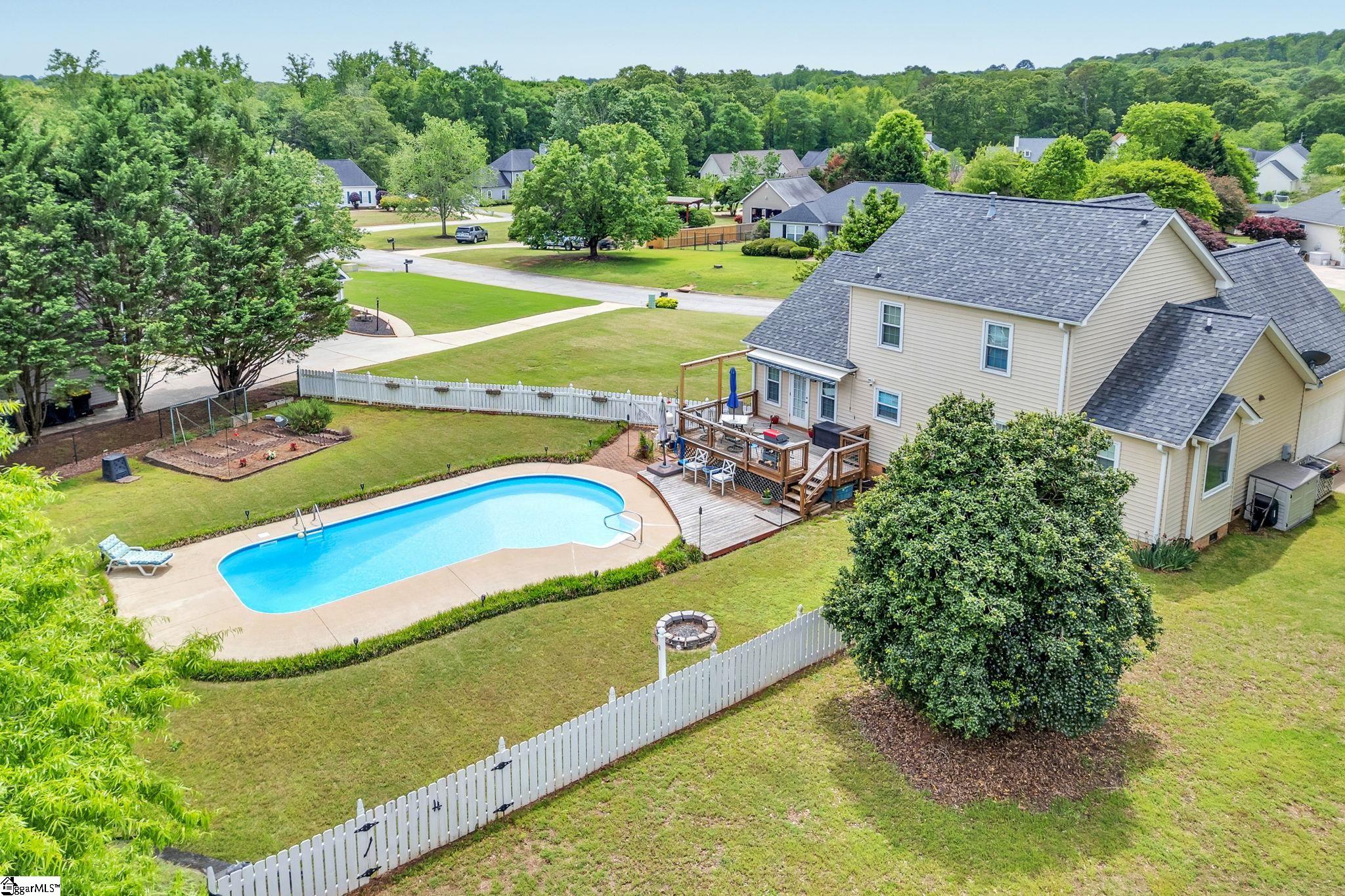 Piedmont, South Carolina 29673, United States, 4 Bedrooms Bedrooms, ,3 BathroomsBathrooms,Residential,Contingent,130464