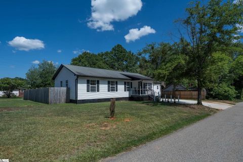 Photo of 101 Morgan Street, Greer, SC 29651 (MLS # 1573441)