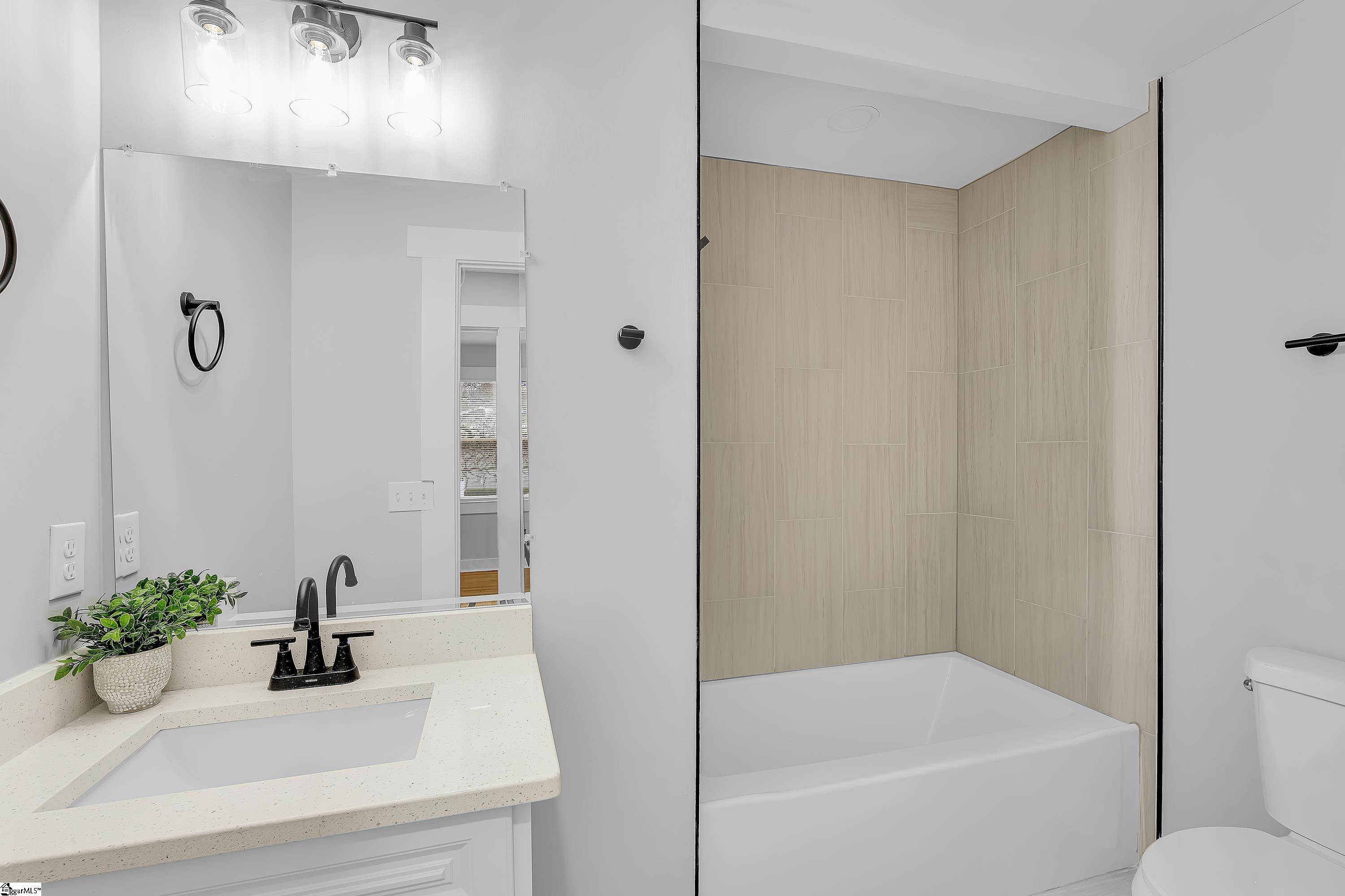 Greenville, South Carolina 29605, United States, 4 Bedrooms Bedrooms, ,2 BathroomsBathrooms,Residential,Contingent,86747