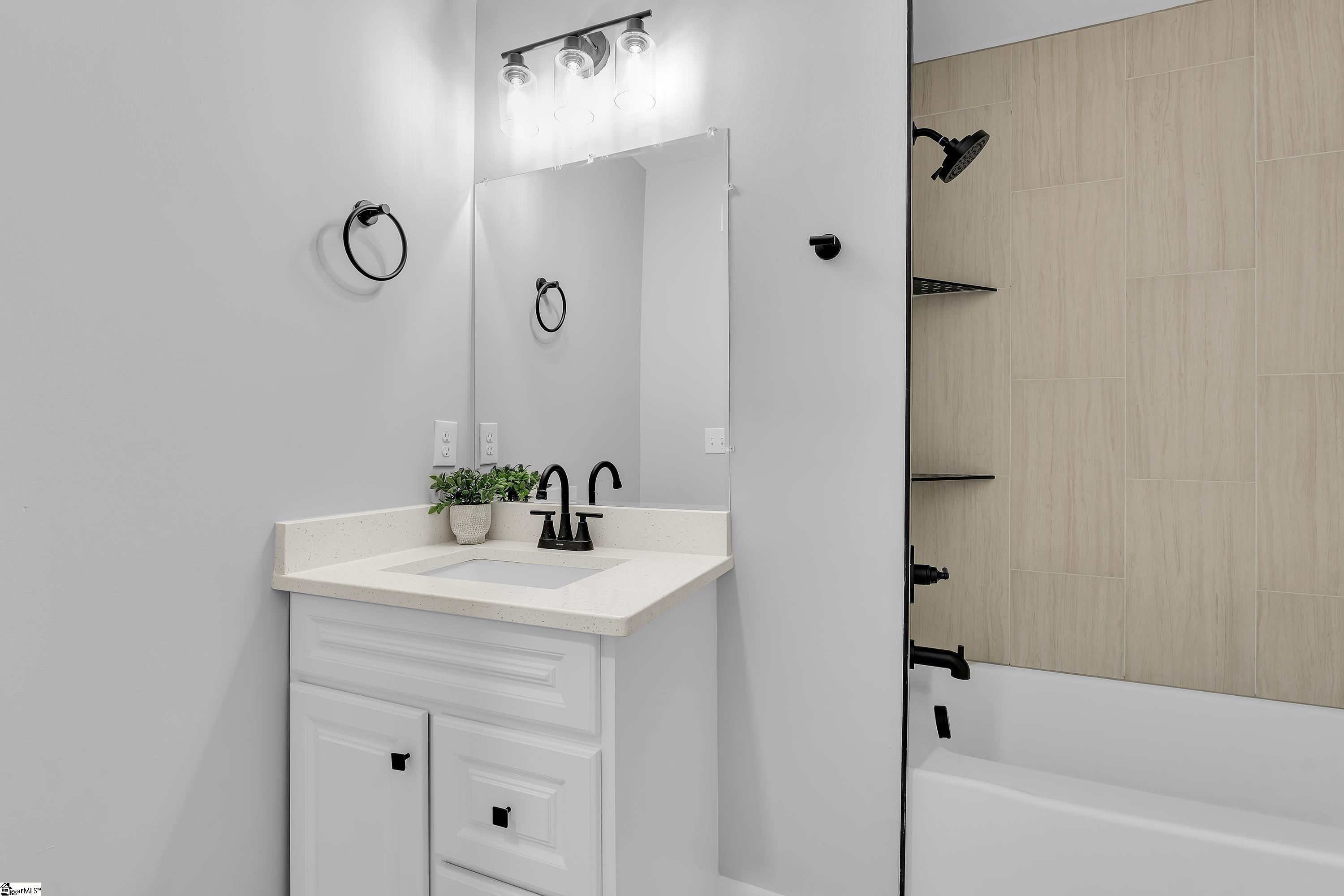 Greenville, South Carolina 29605, United States, 4 Bedrooms Bedrooms, ,2 BathroomsBathrooms,Residential,Contingent,86747