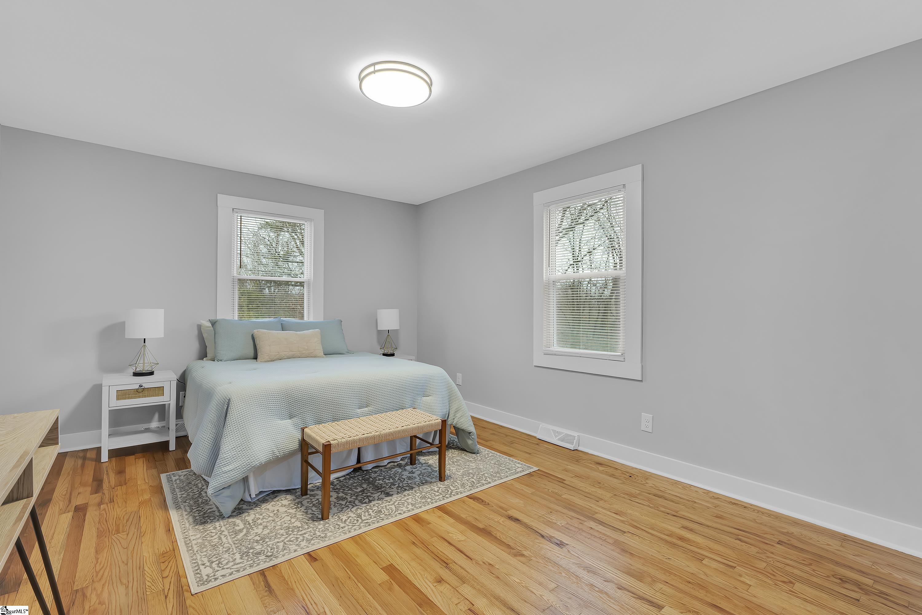 Greenville, South Carolina 29605, United States, 4 Bedrooms Bedrooms, ,2 BathroomsBathrooms,Residential,Contingent,86747