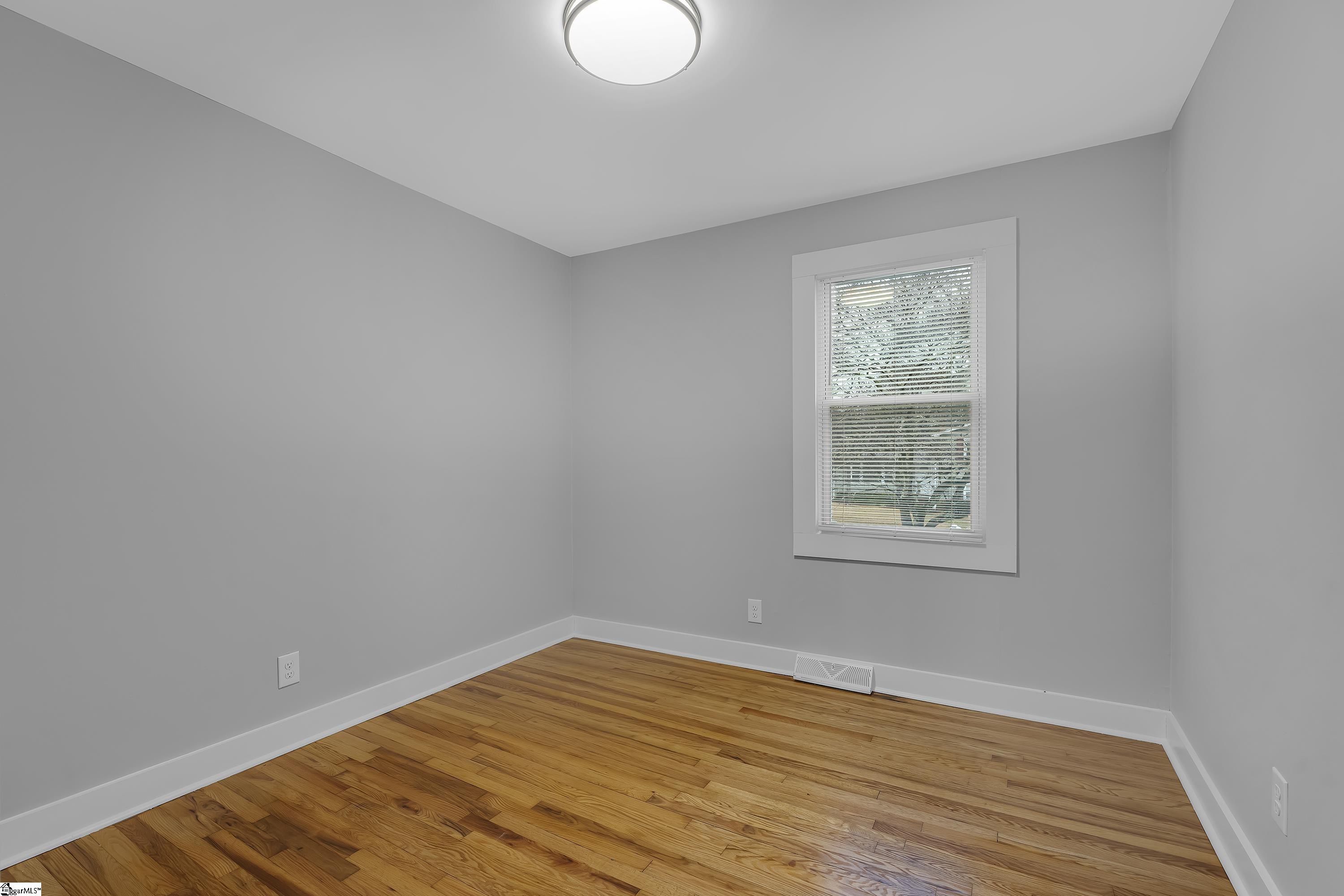 Greenville, South Carolina 29605, United States, 4 Bedrooms Bedrooms, ,2 BathroomsBathrooms,Residential,Contingent,86747