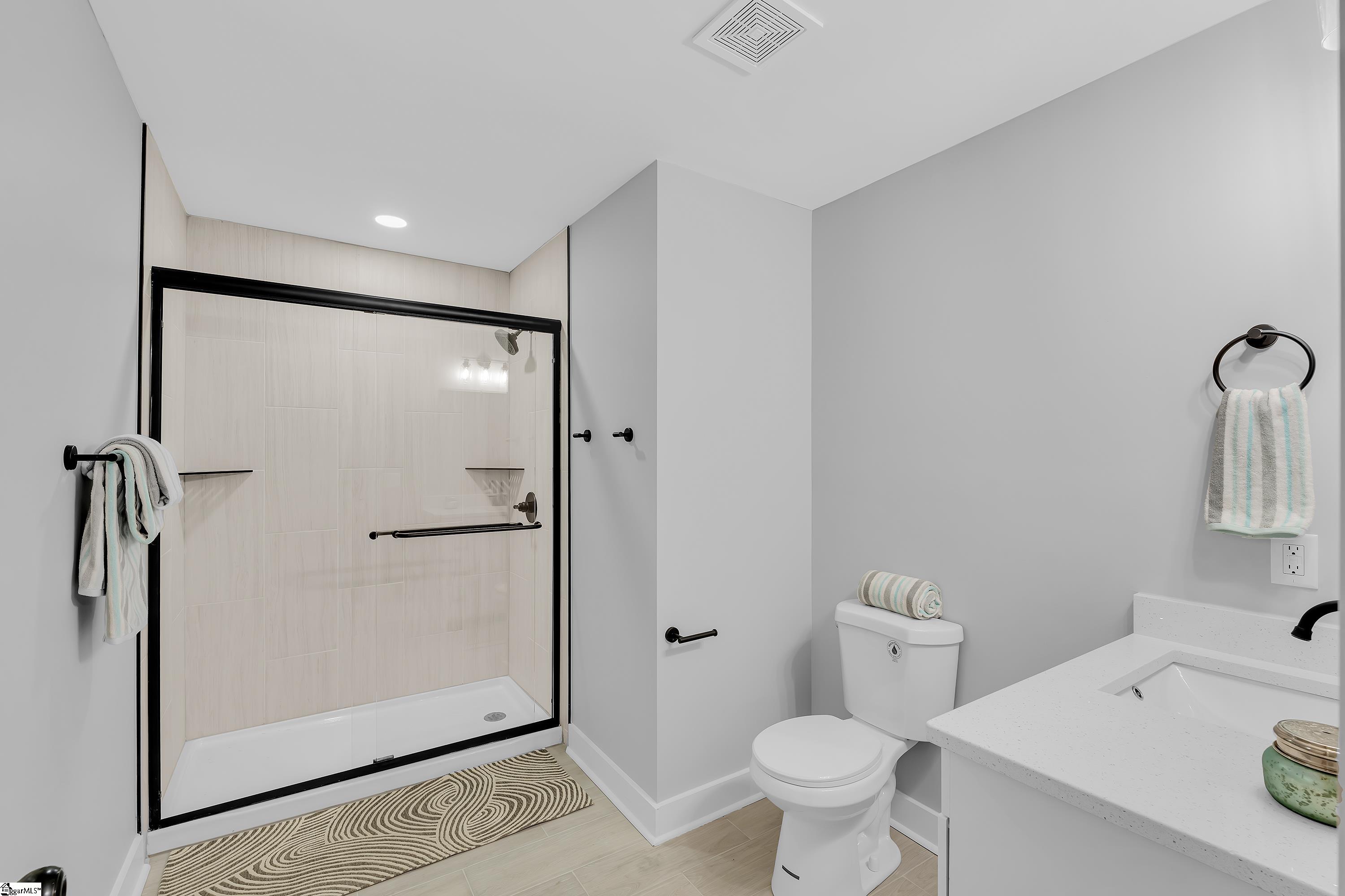 Greenville, South Carolina 29605, United States, 4 Bedrooms Bedrooms, ,2 BathroomsBathrooms,Residential,Contingent,86747