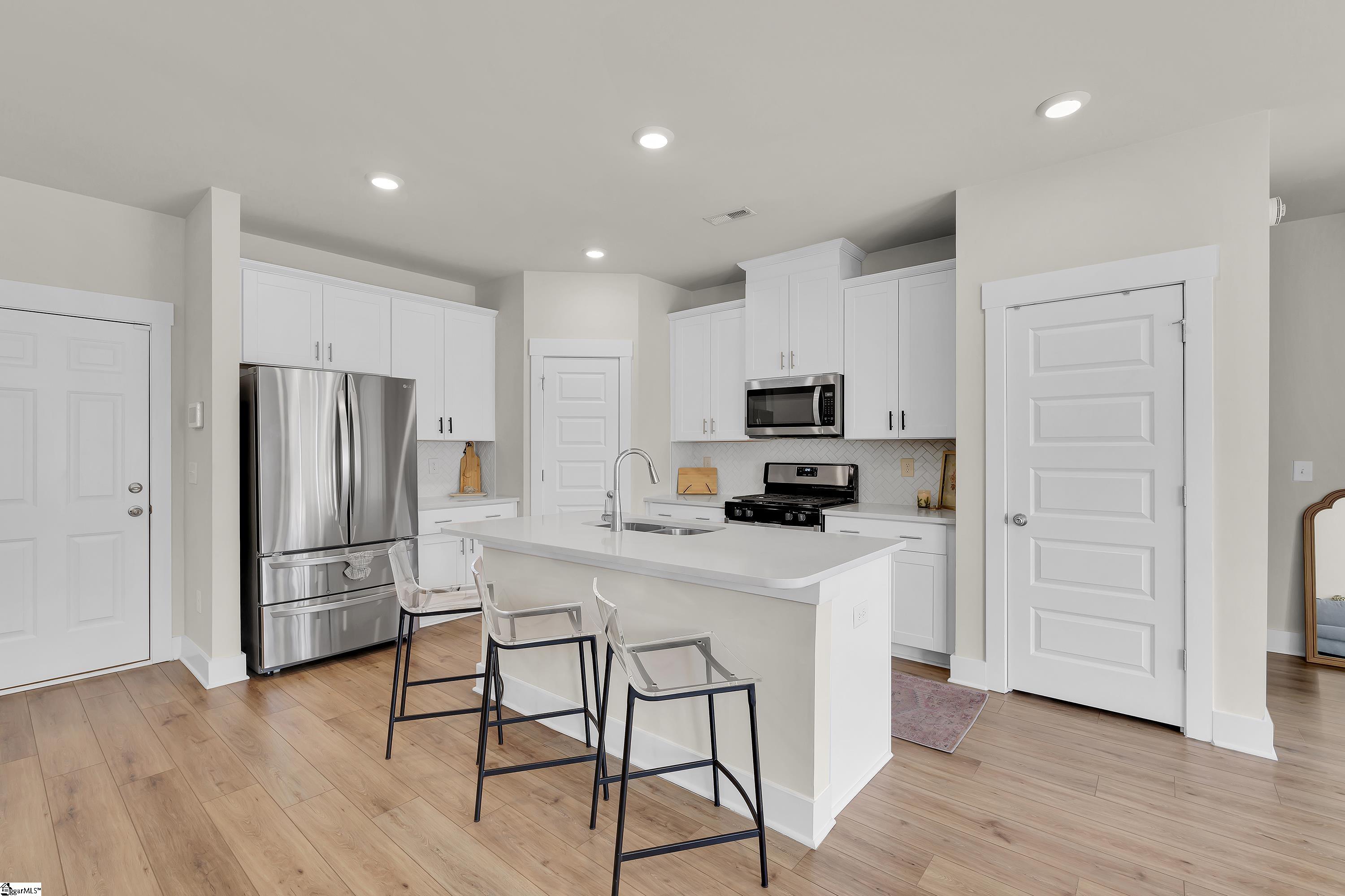 26 Centimeters Drive