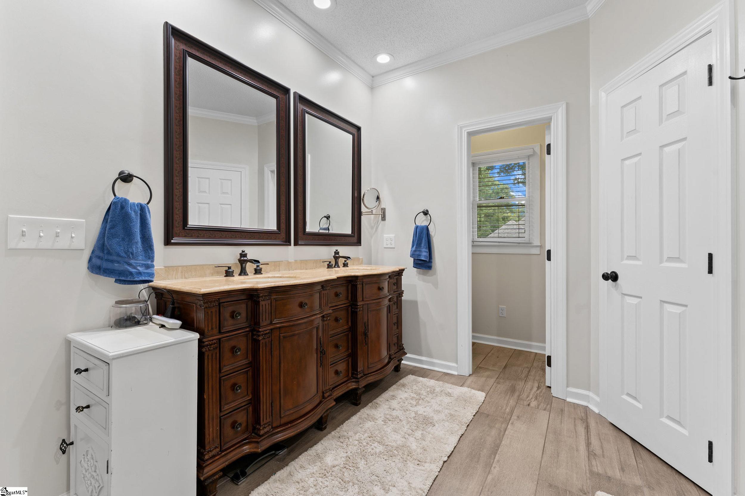 Greer, South Carolina 29651, United States, 3 Bedrooms Bedrooms, ,4 BathroomsBathrooms,Residential,Active,221812