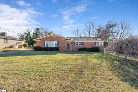 Photo of 18 Dera Street, Greenville, SC 29615 (MLS # 1575880)