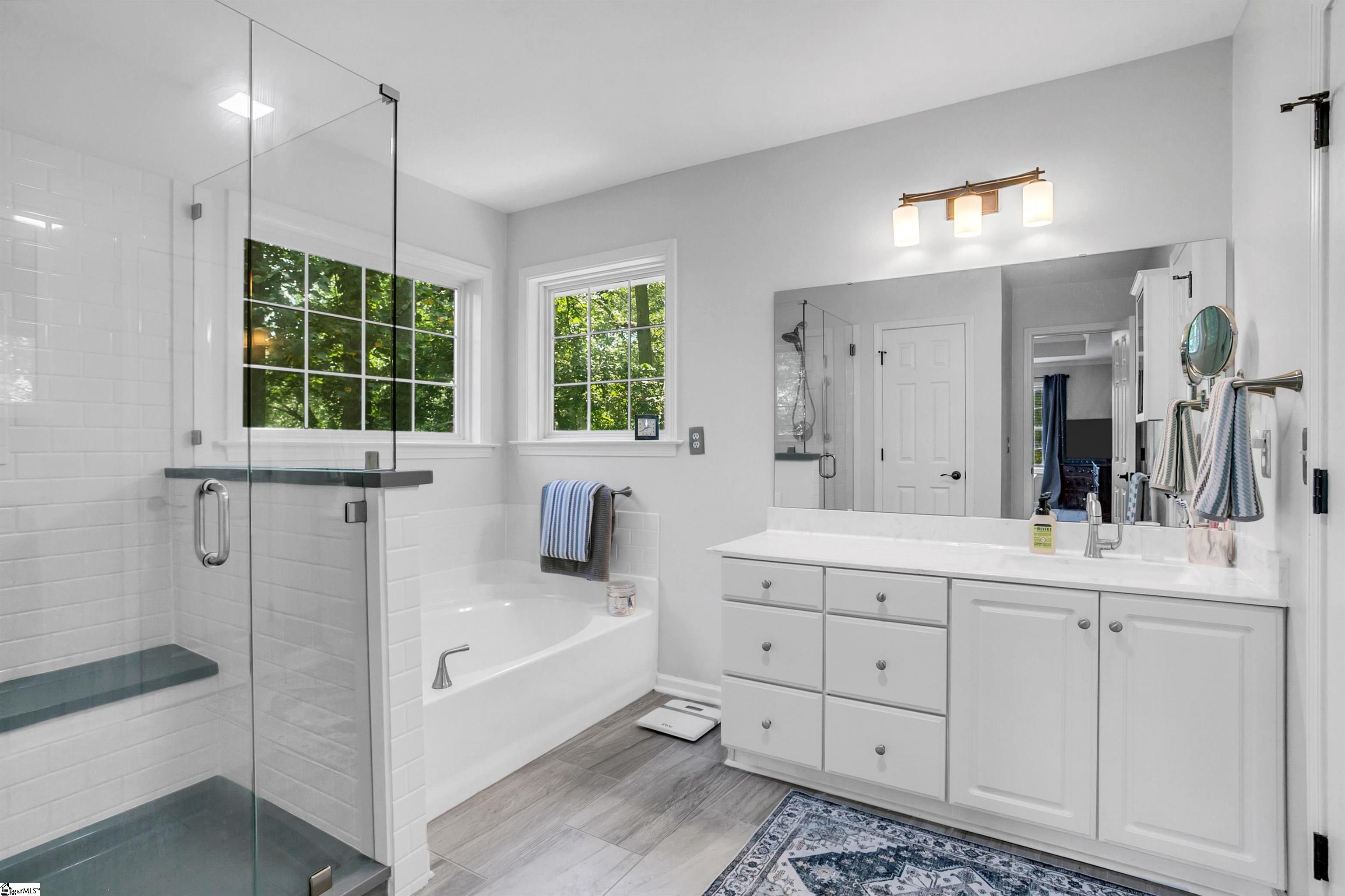 Greenville, South Carolina 29609, United States, 4 Bedrooms Bedrooms, ,4 BathroomsBathrooms,Residential,Pending,180720