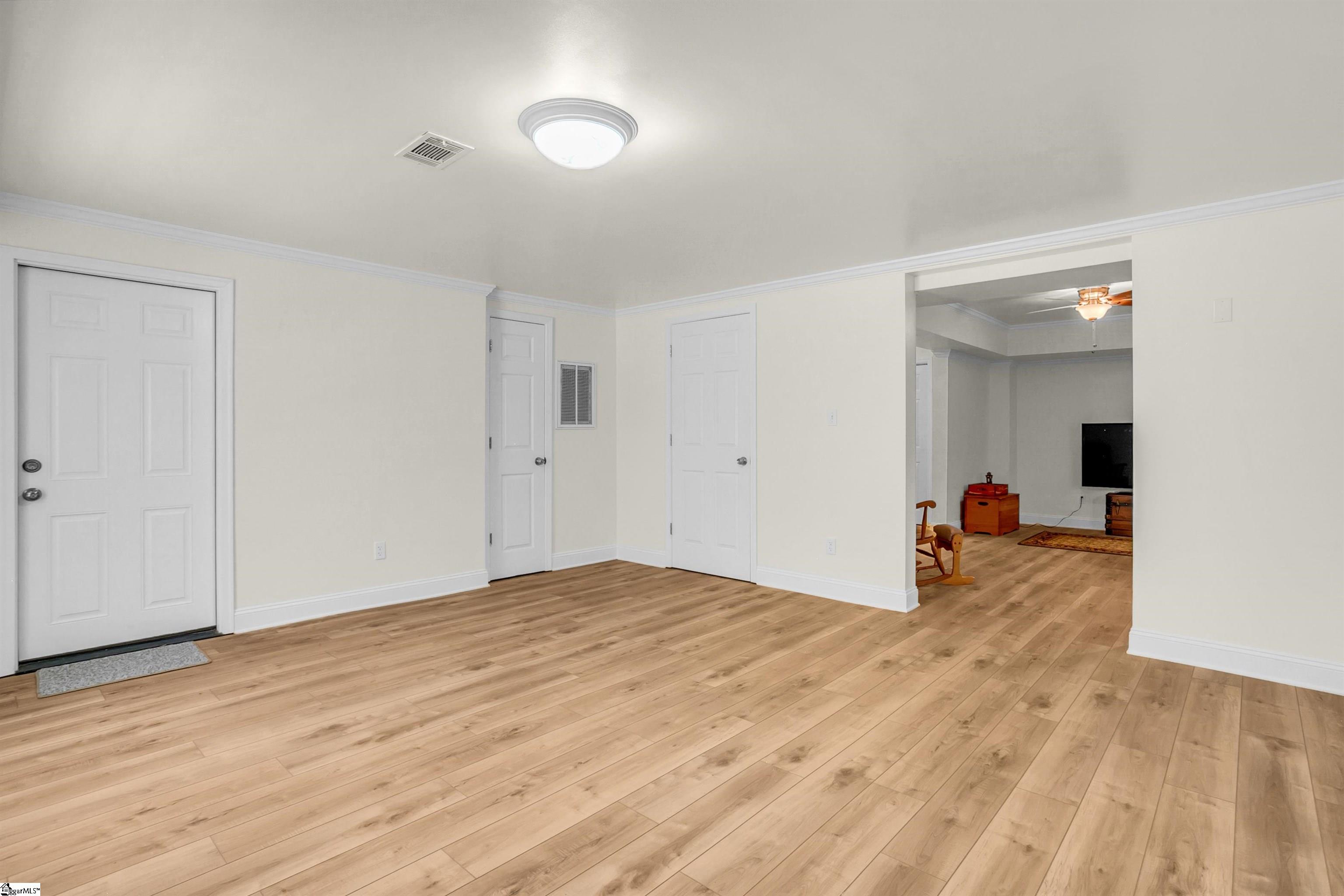 Greenville, South Carolina 29609, United States, 4 Bedrooms Bedrooms, ,4 BathroomsBathrooms,Residential,Pending,180720