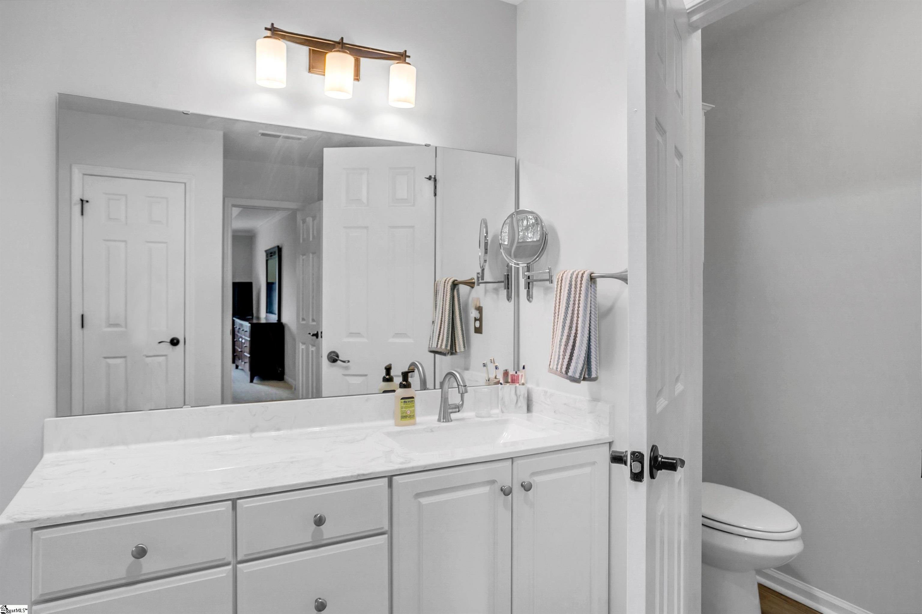 Greenville, South Carolina 29609, United States, 4 Bedrooms Bedrooms, ,4 BathroomsBathrooms,Residential,Pending,180720