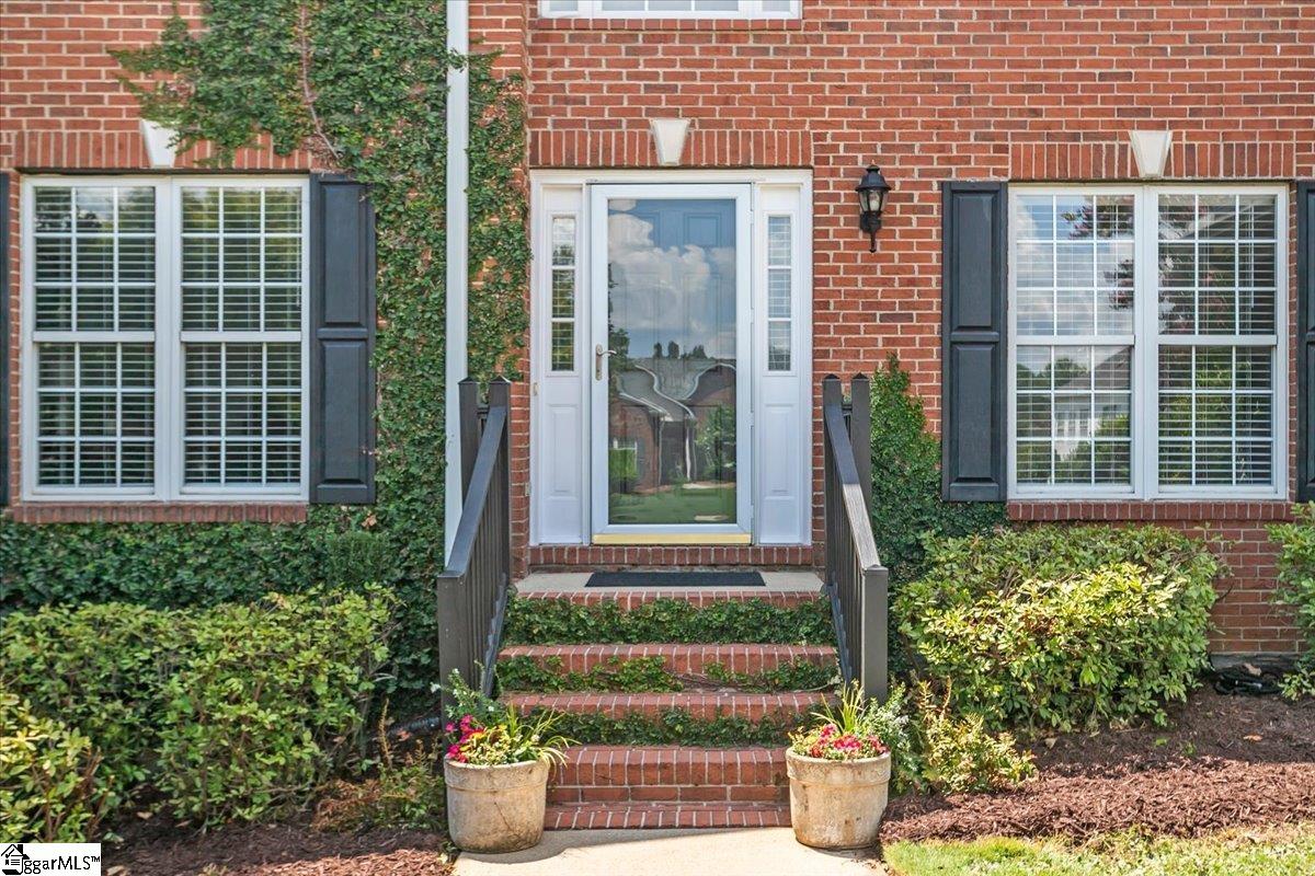 Greenville, South Carolina 29609, United States, 4 Bedrooms Bedrooms, ,4 BathroomsBathrooms,Residential,Pending,180720