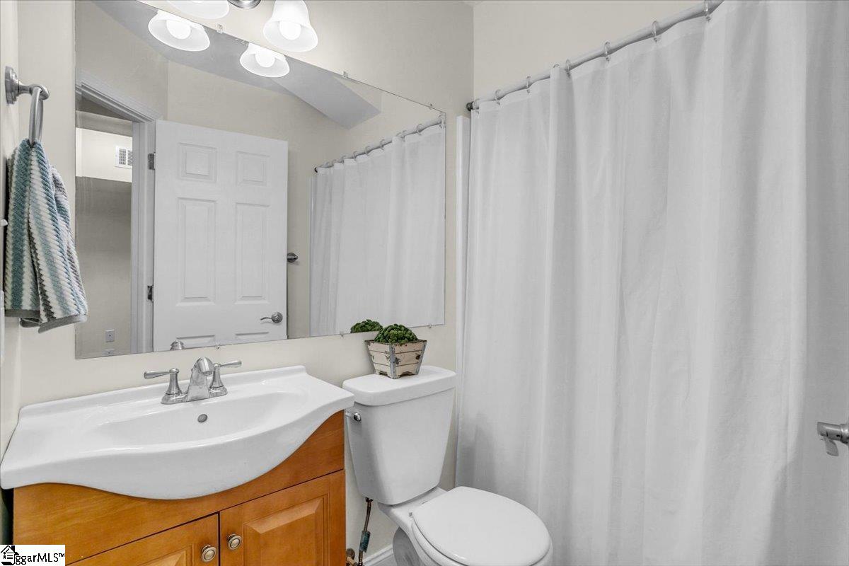 Greenville, South Carolina 29609, United States, 4 Bedrooms Bedrooms, ,4 BathroomsBathrooms,Residential,Pending,180720