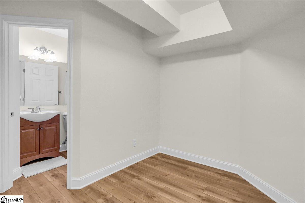 Greenville, South Carolina 29609, United States, 4 Bedrooms Bedrooms, ,4 BathroomsBathrooms,Residential,Pending,180720