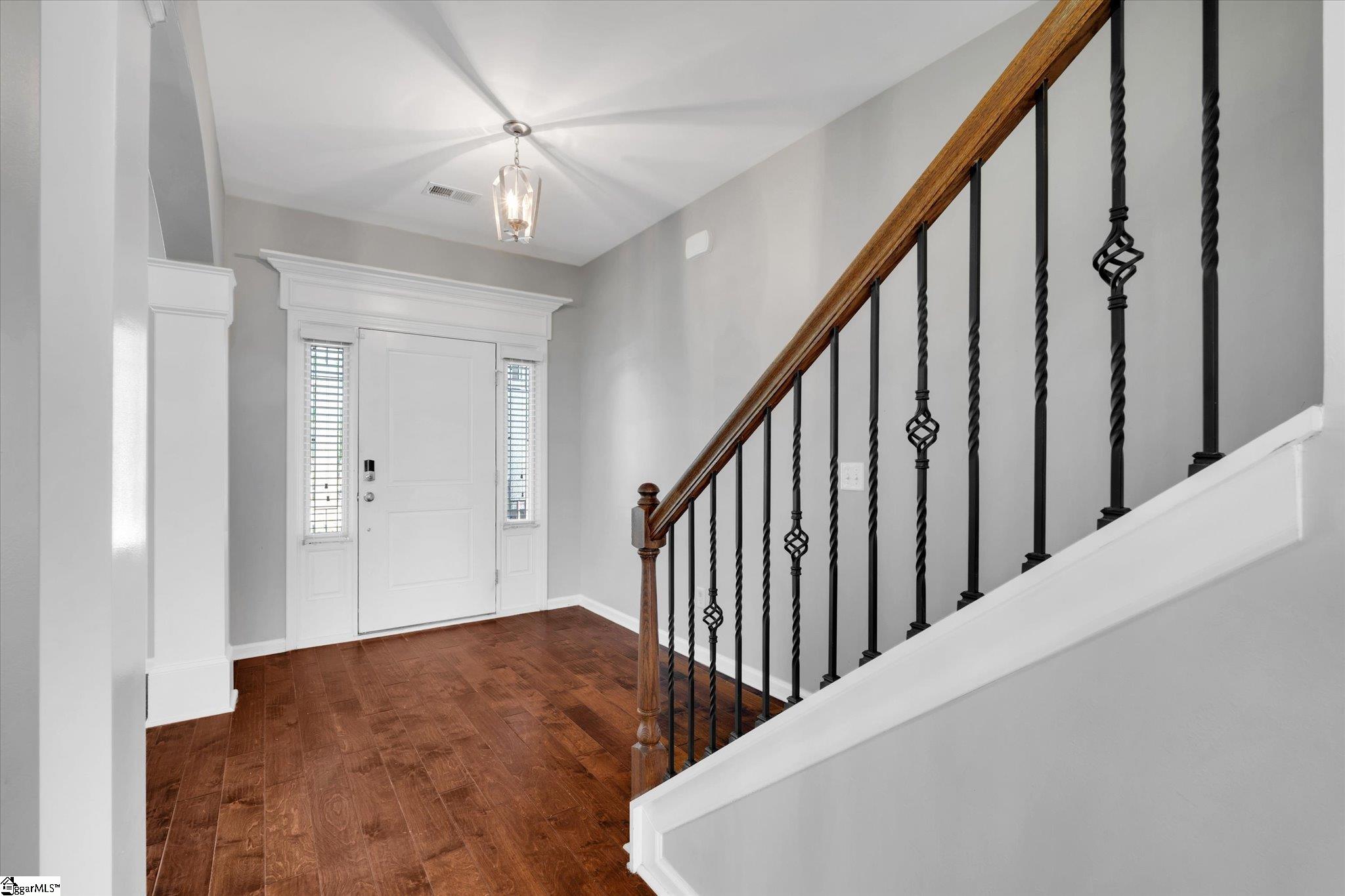 606 N Meadows Lane