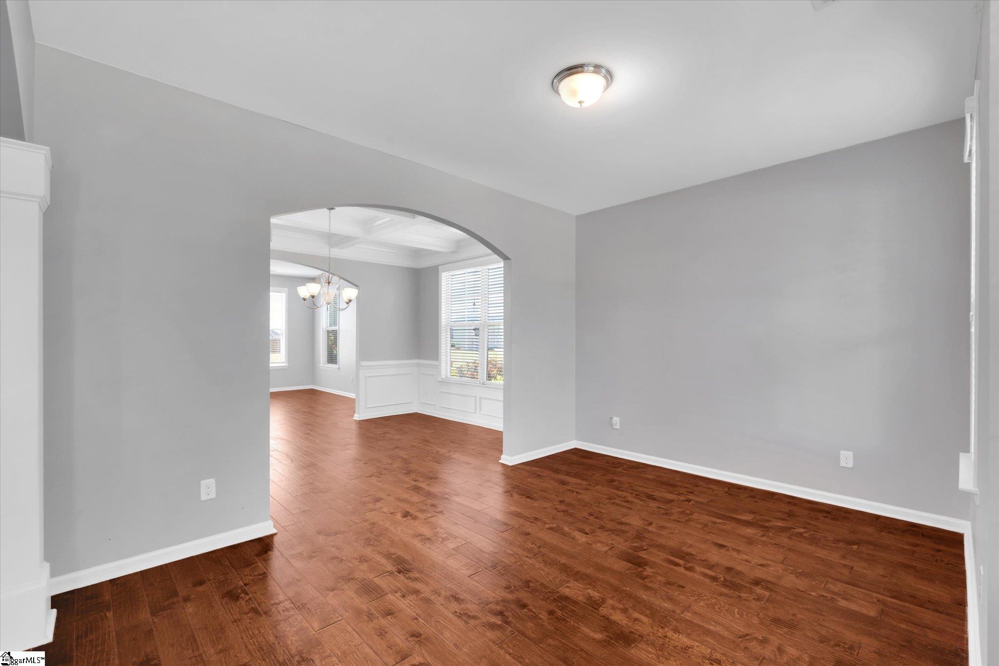 606 N Meadows Lane
