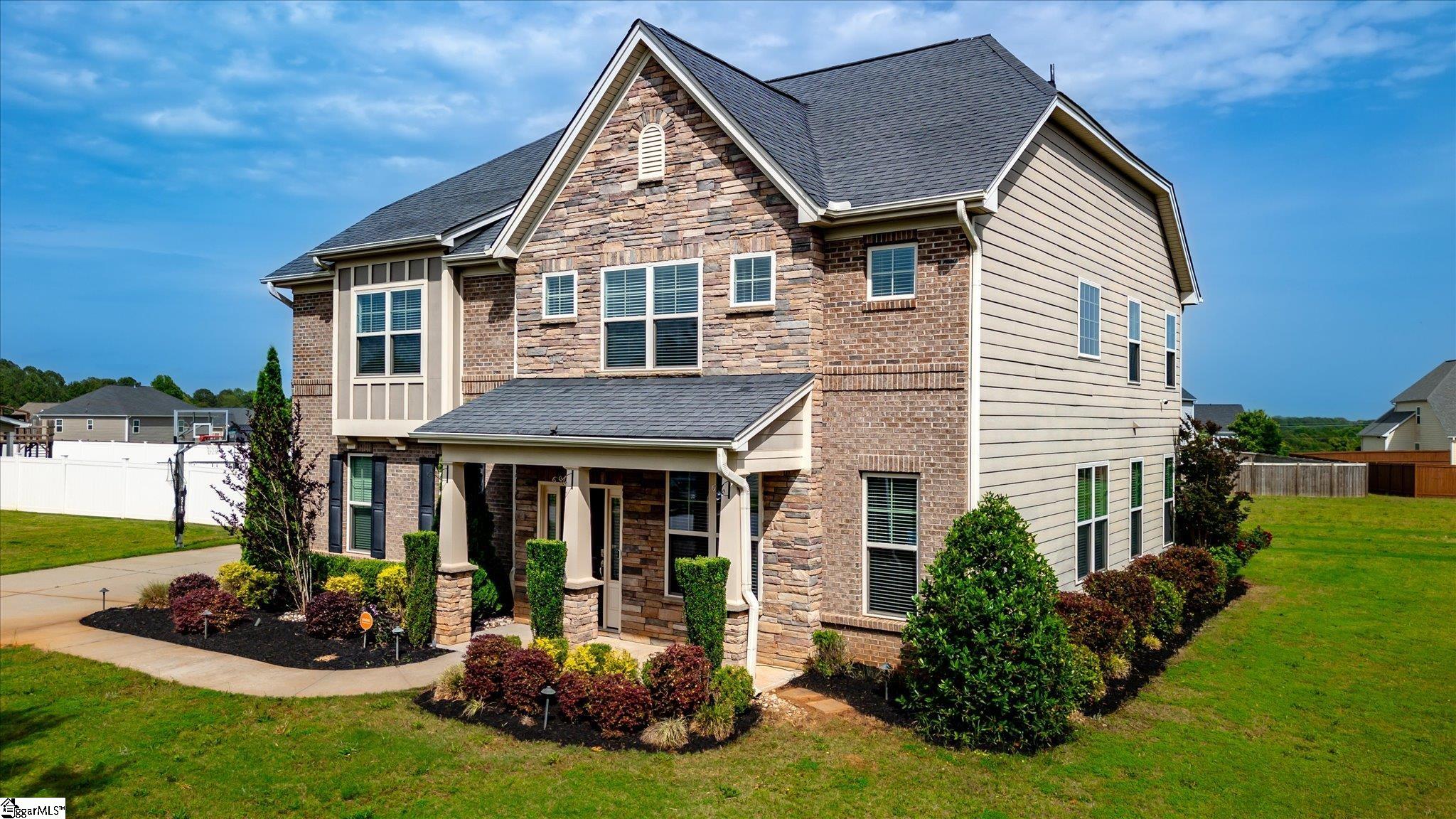 606 N Meadows Lane