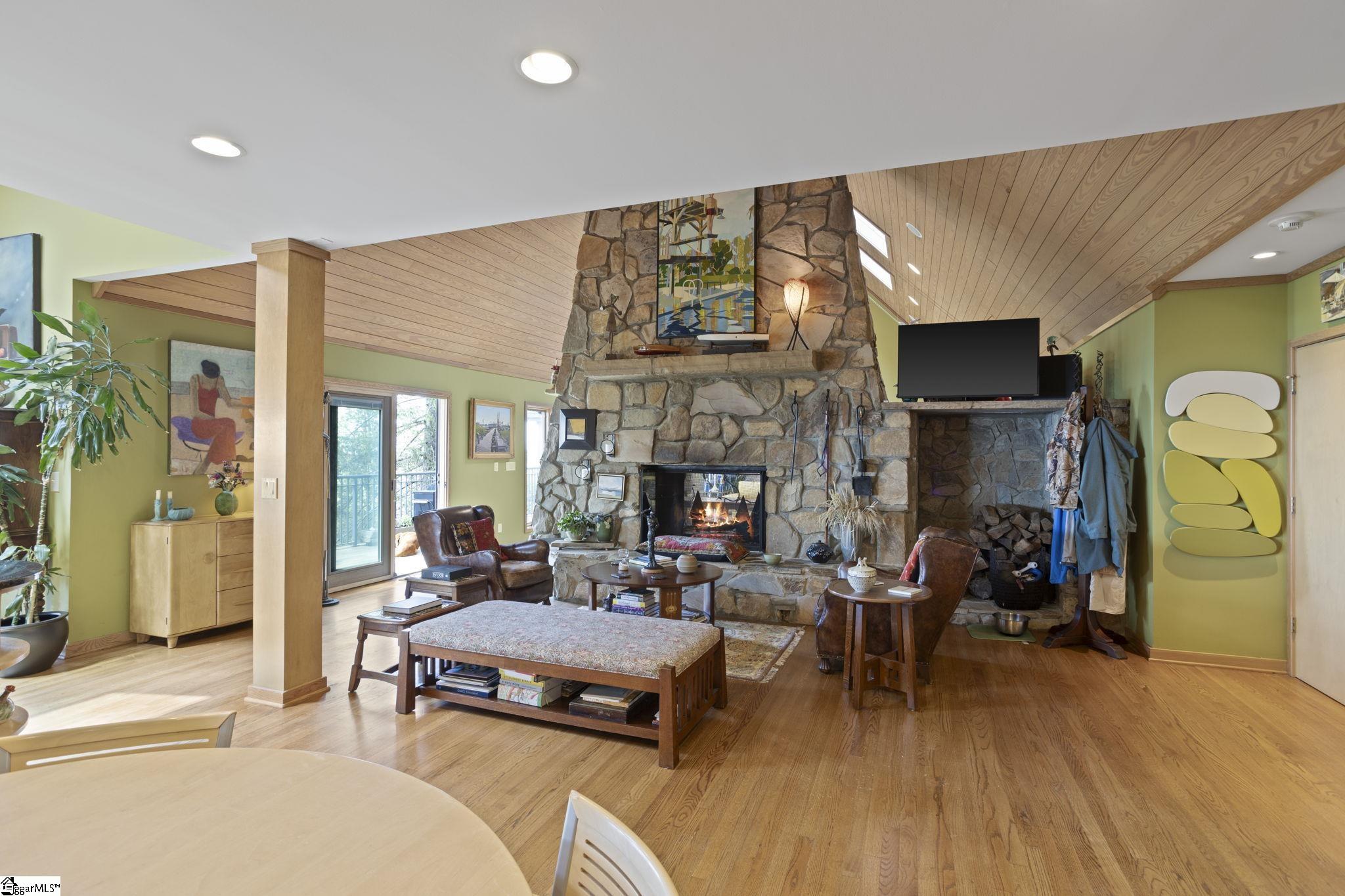 Greenville, South Carolina 29609, United States, 6 Bedrooms Bedrooms, ,7 BathroomsBathrooms,Residential,Active,105375