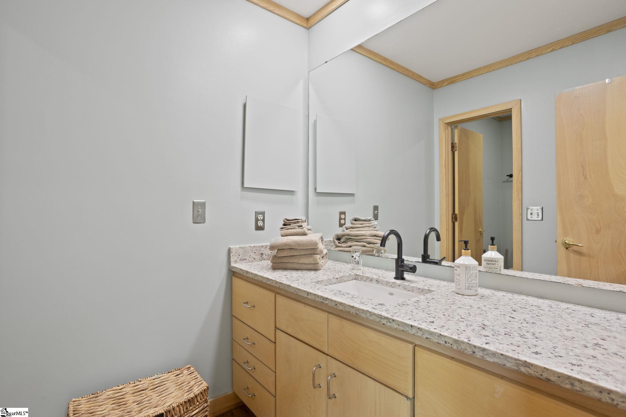 Greenville, South Carolina 29609, United States, 6 Bedrooms Bedrooms, ,7 BathroomsBathrooms,Residential,Active,105375