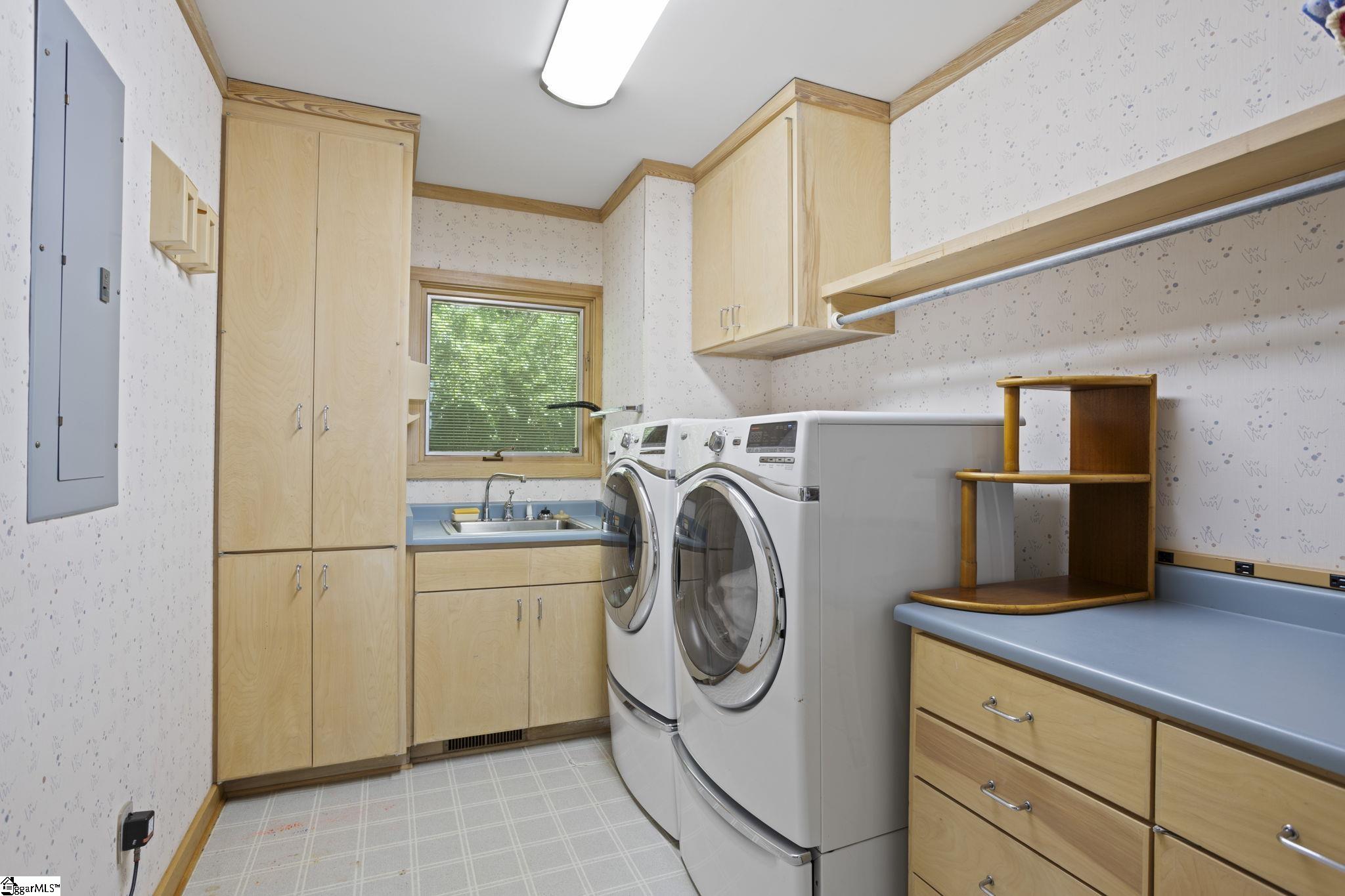 Greenville, South Carolina 29609, United States, 6 Bedrooms Bedrooms, ,7 BathroomsBathrooms,Residential,Active,105375