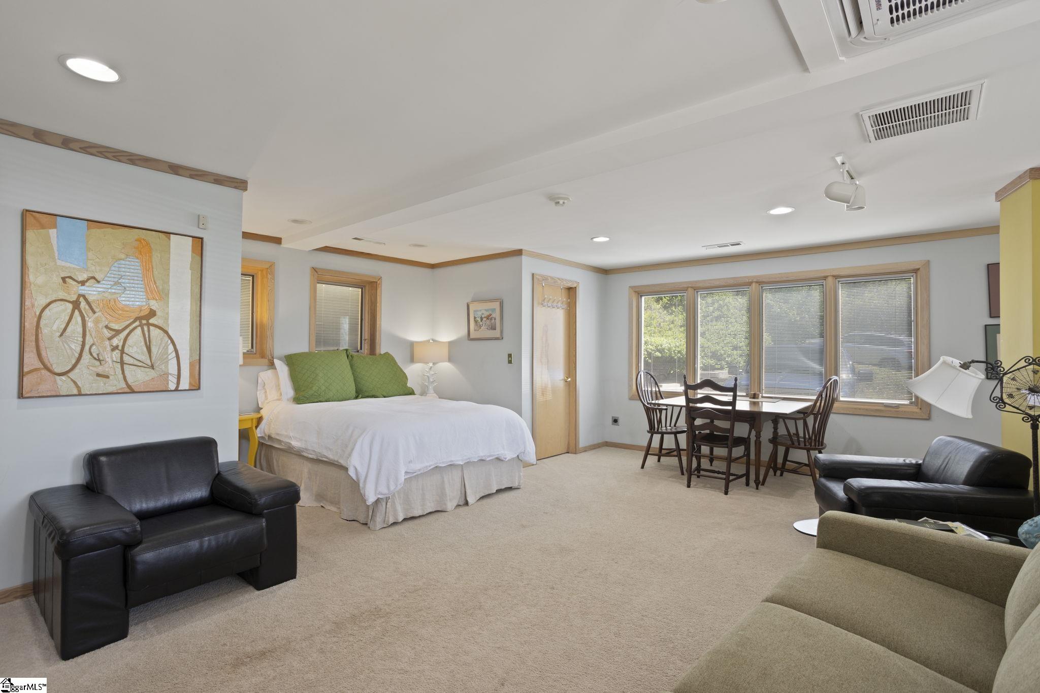 Greenville, South Carolina 29609, United States, 6 Bedrooms Bedrooms, ,7 BathroomsBathrooms,Residential,Active,105375