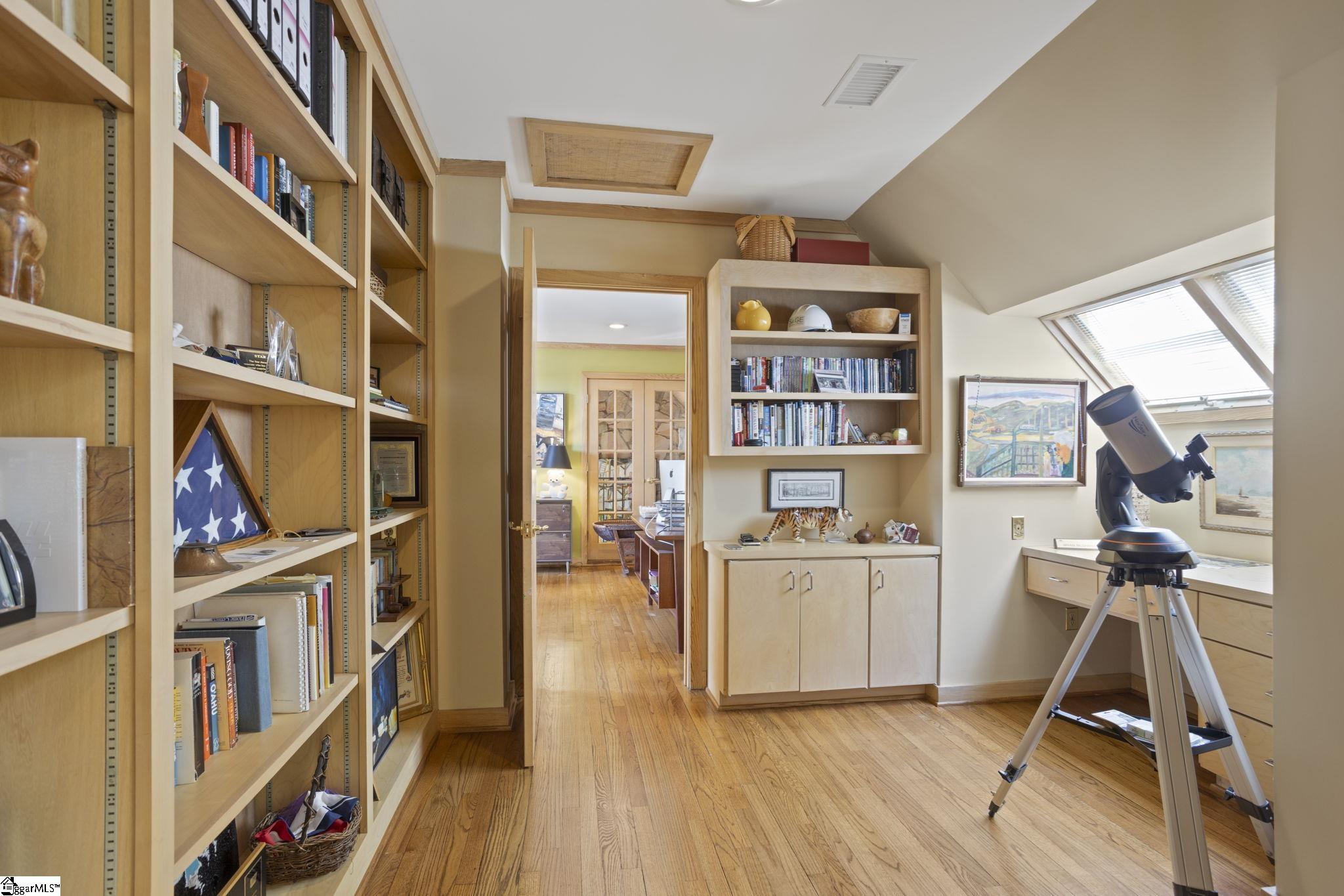 Greenville, South Carolina 29609, United States, 6 Bedrooms Bedrooms, ,7 BathroomsBathrooms,Residential,Active,105375