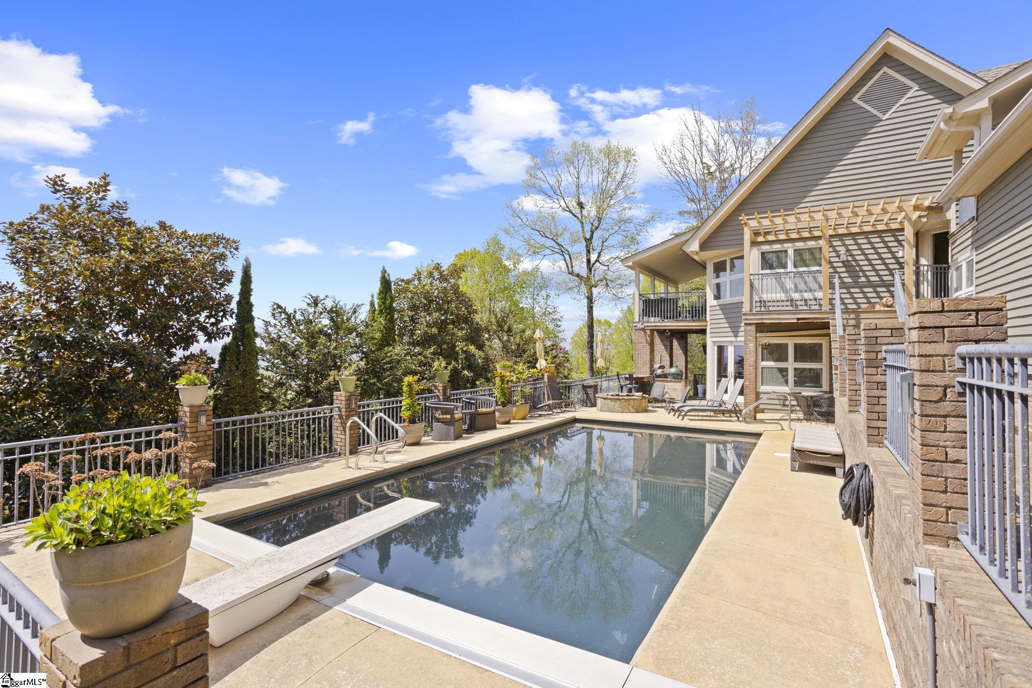 902 Altamont Road