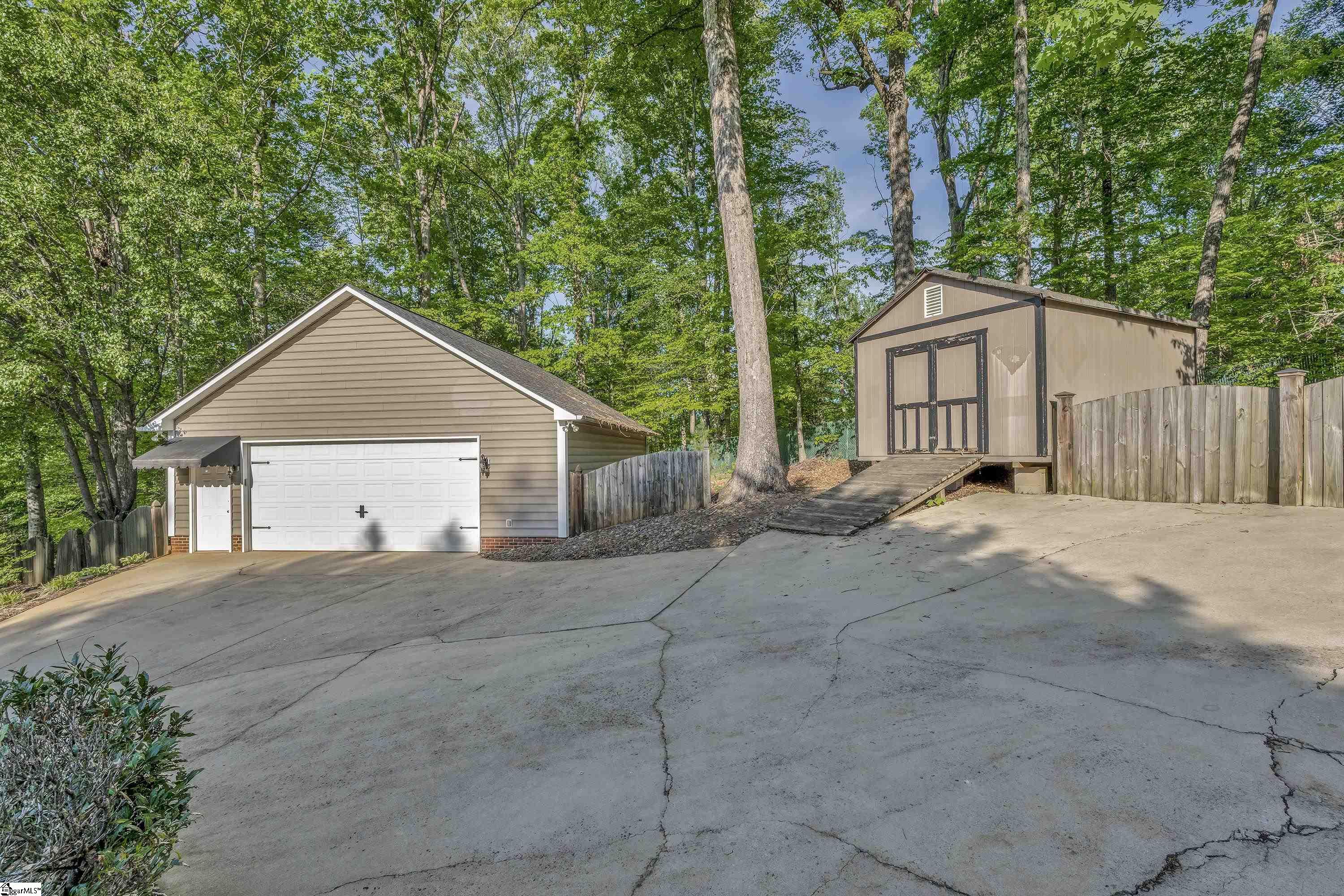 Easley, South Carolina 29640, United States, 3 Bedrooms Bedrooms, ,2 BathroomsBathrooms,Residential,Active,221808